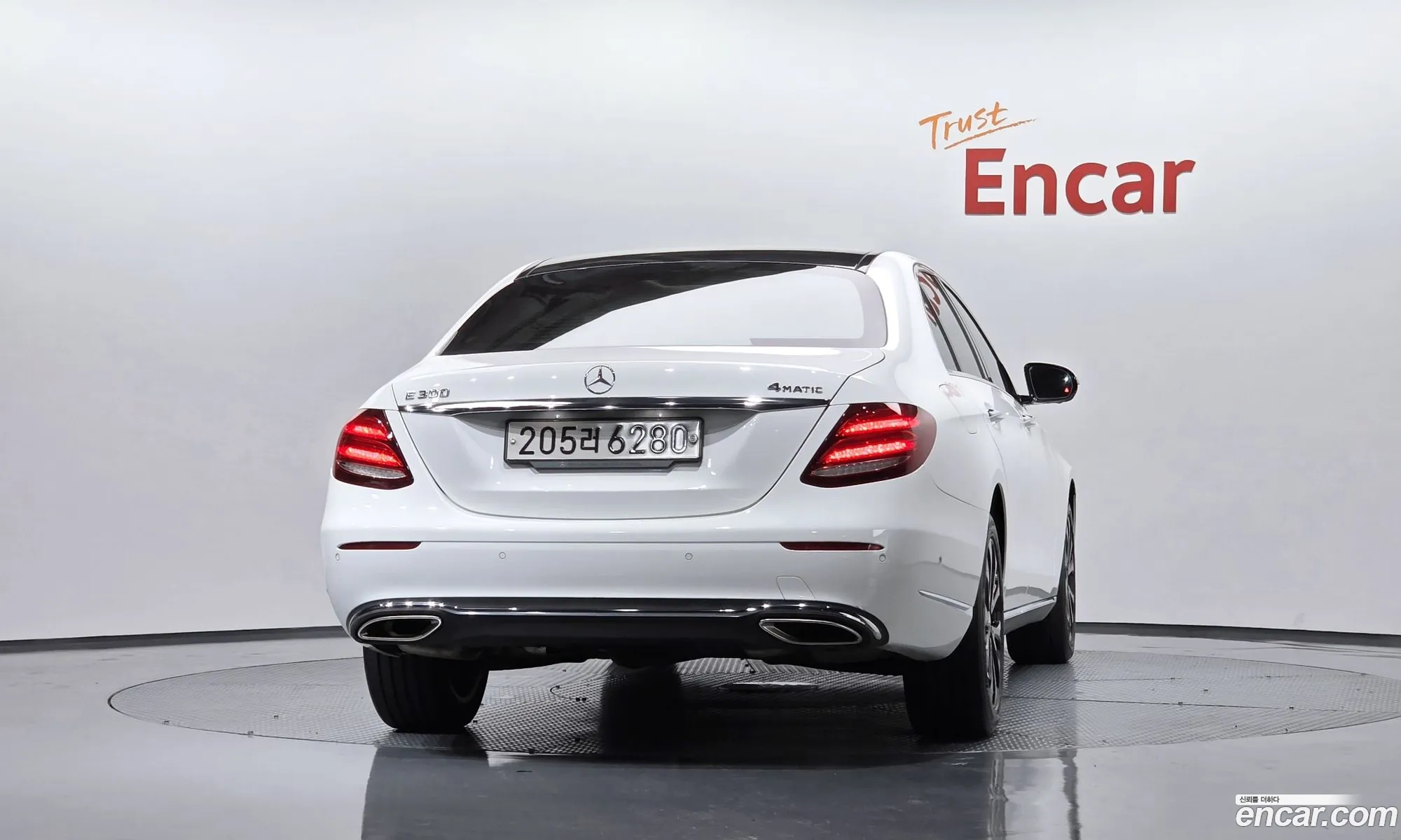 Mercedes-Benz E-Class W213 2018 WDDZF4KB5JA483496 — 17