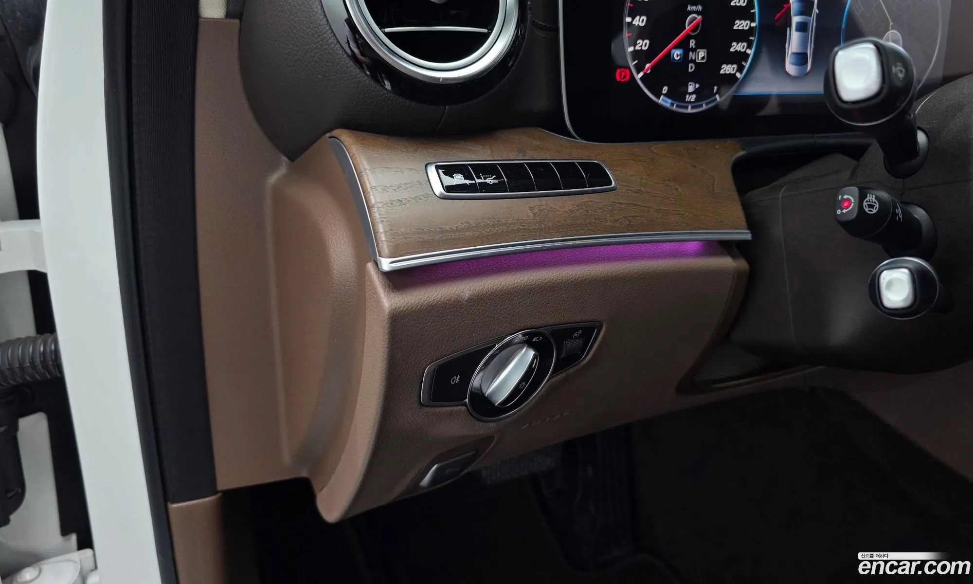 Mercedes-Benz E-Class W213 2018 WDDZF4KB5JA483496 — 30