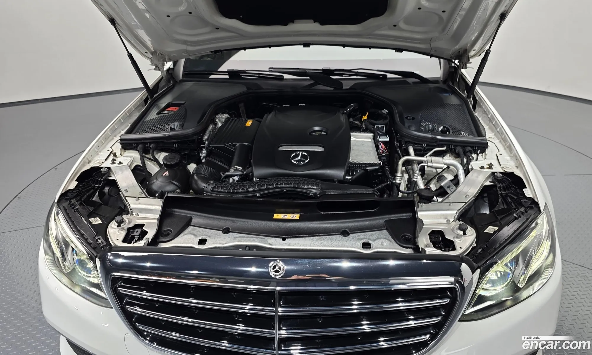 Mercedes-Benz E-Class W213 2018 WDDZF4KB5JA483496 — 19