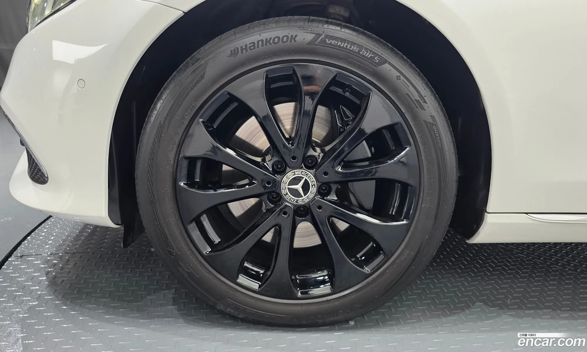Mercedes-Benz E-Class W213 2018 WDDZF4KB5JA483496 — 33