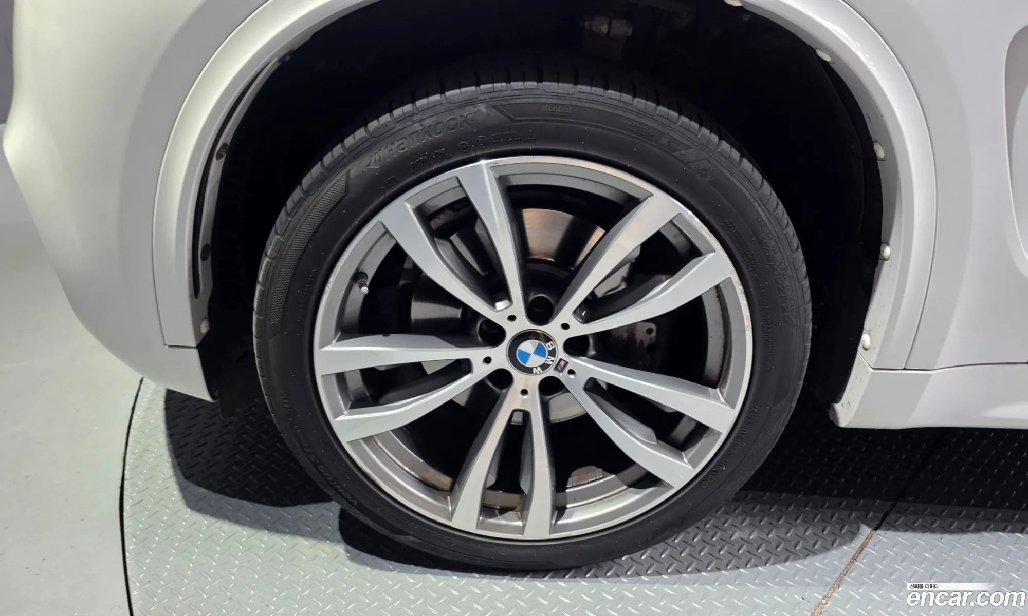 BMW X5 2018 — 30