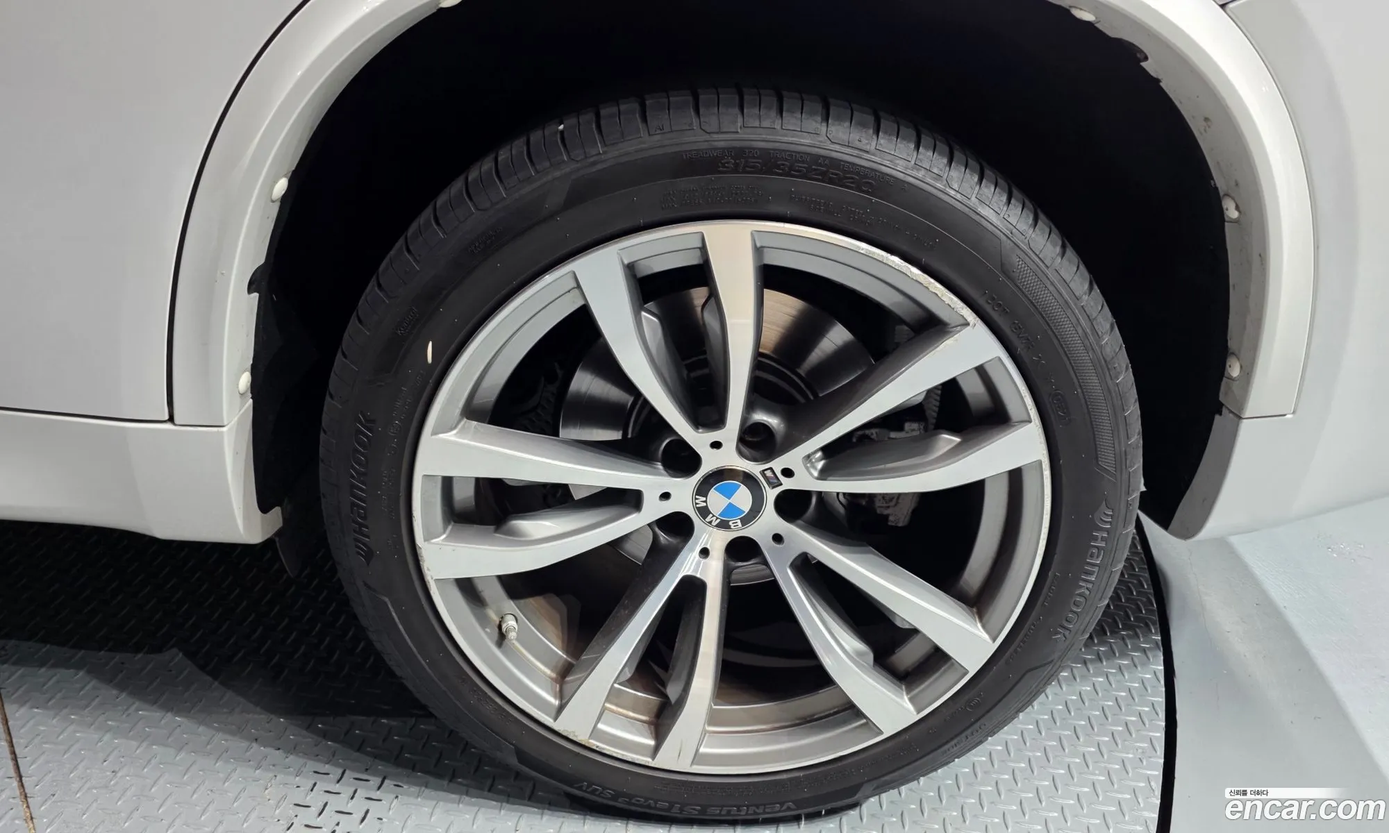 BMW X5 2018 — 24