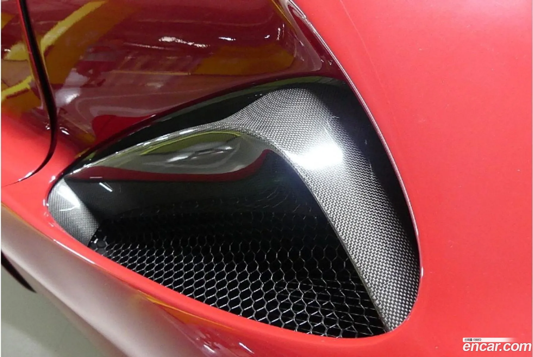 Ferrari SF90 Stradale 2021 — 14
