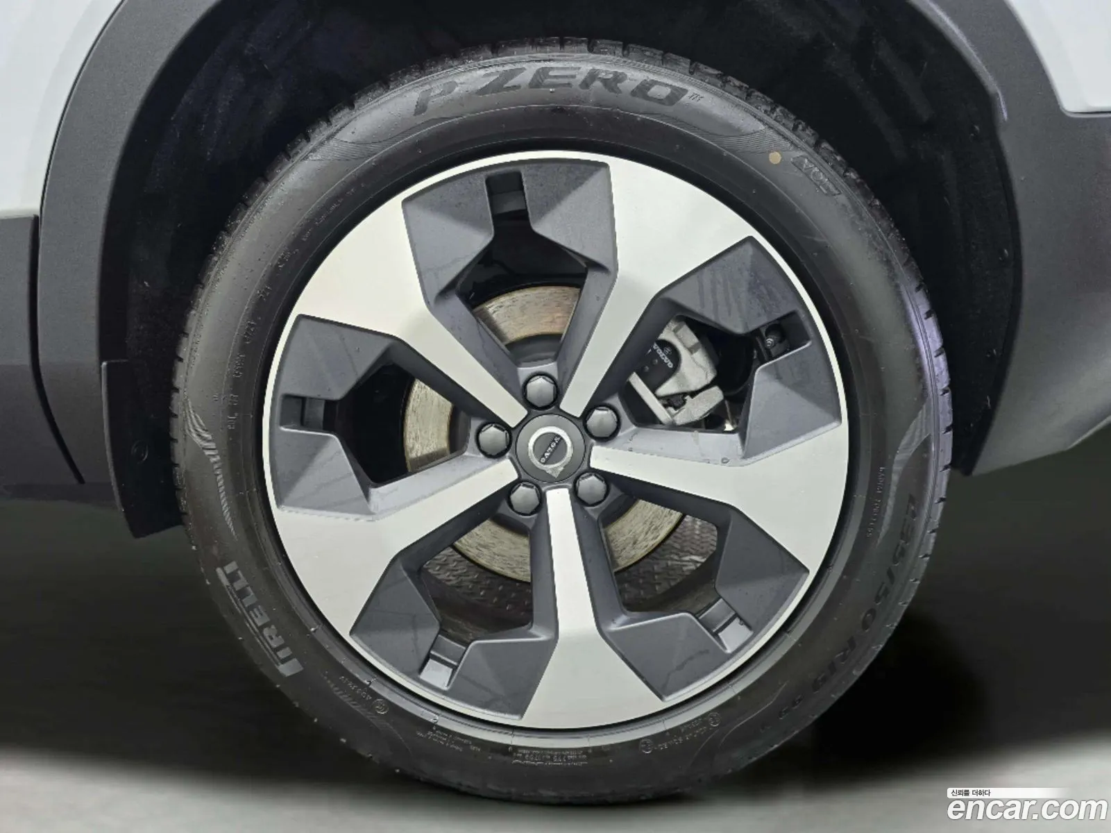 Volvo XC40 2025 — 11