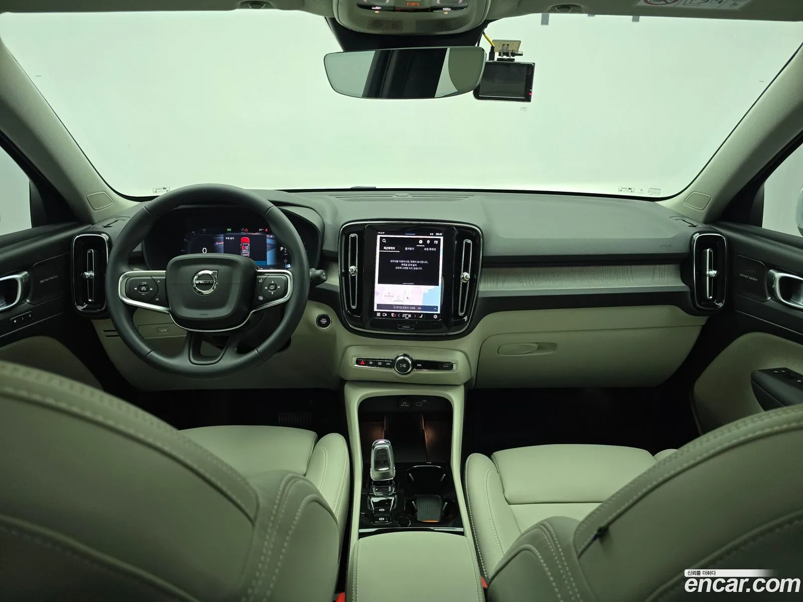 Volvo XC40 2025 — 4