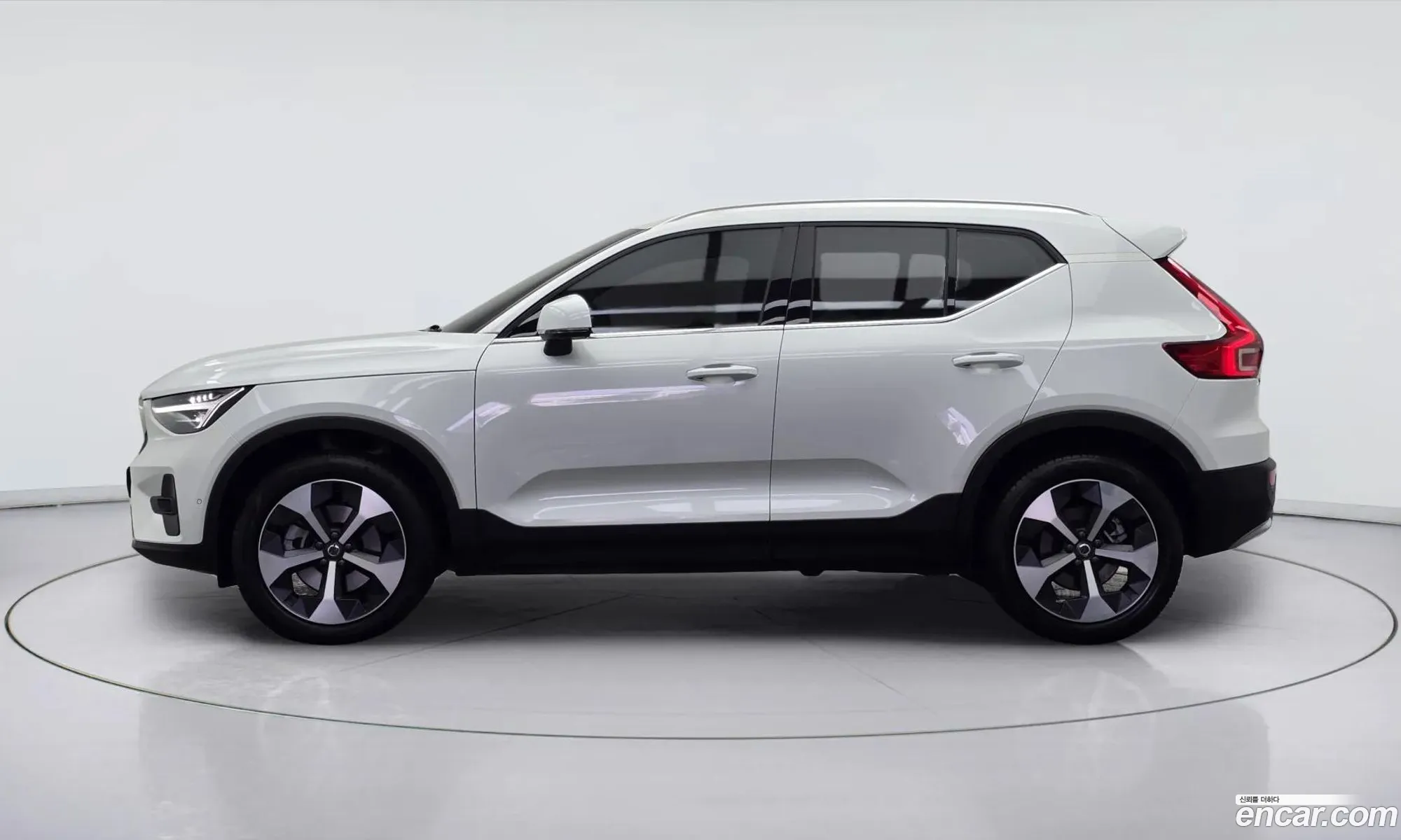 Volvo XC40 2025 — 6
