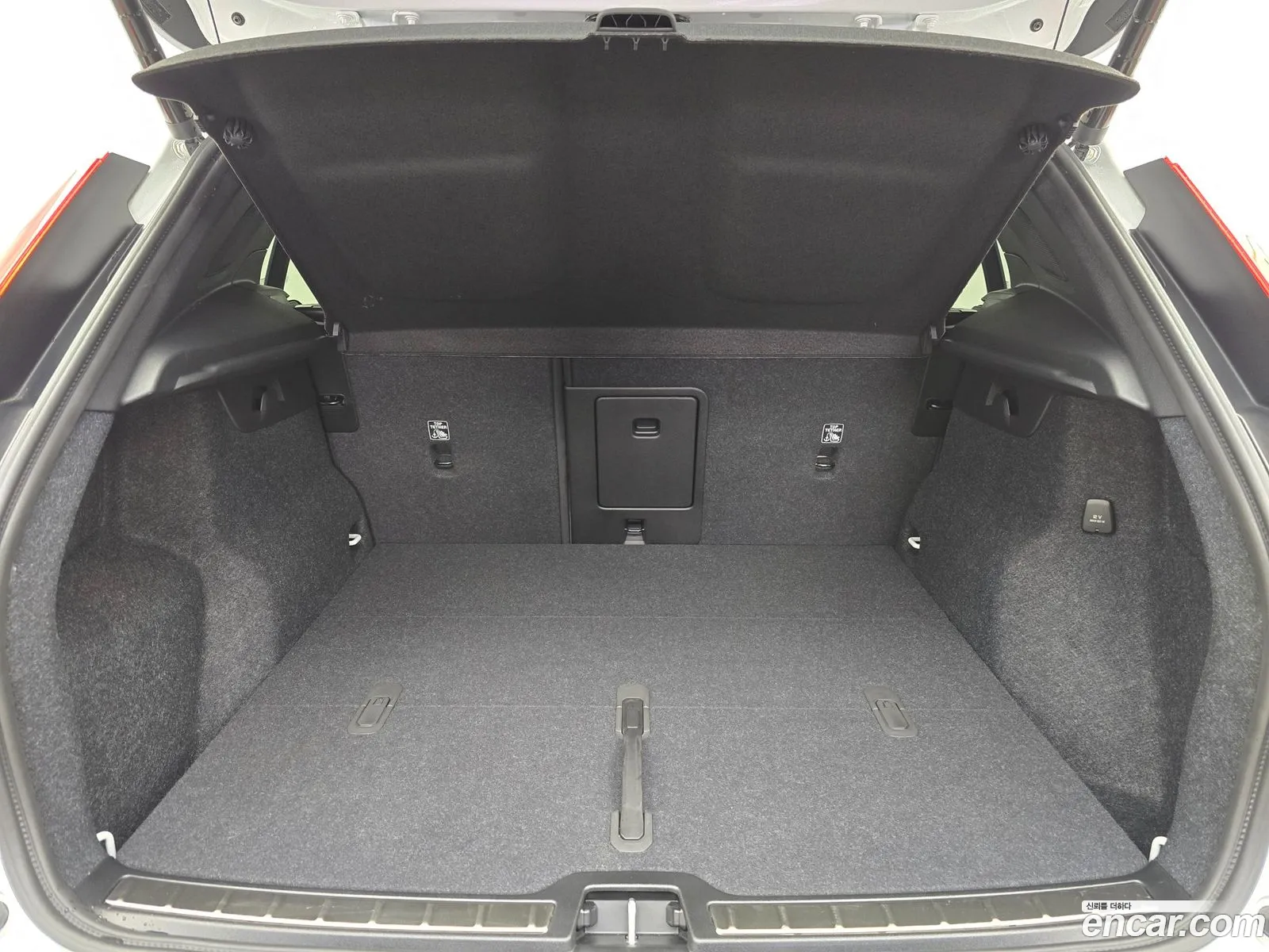 Volvo XC40 2025 — 19