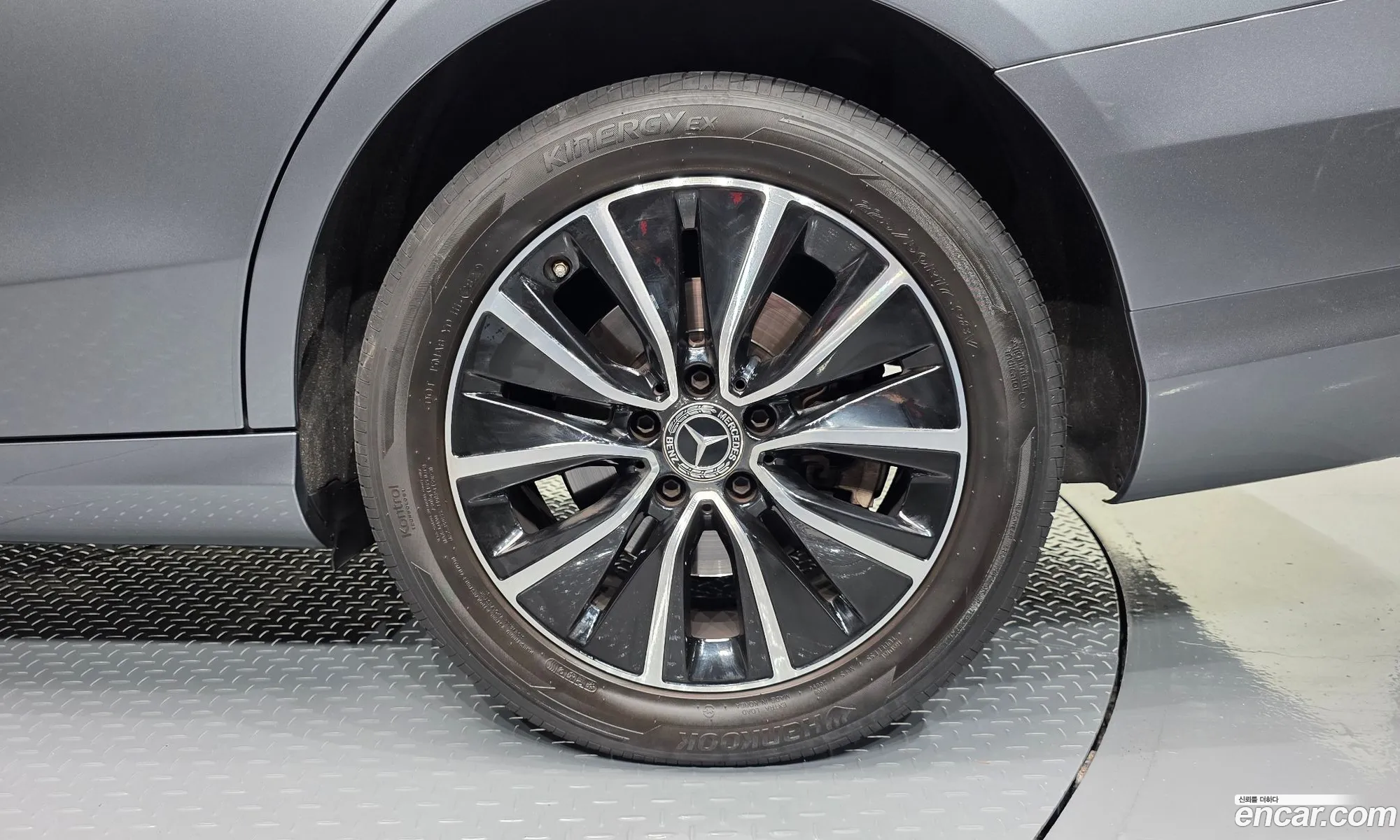 Mercedes-Benz C-Class W205 2019 — 23