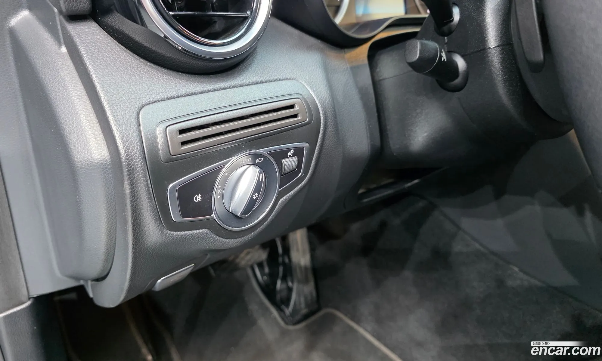 Mercedes-Benz C-Class W205 2019 — 30