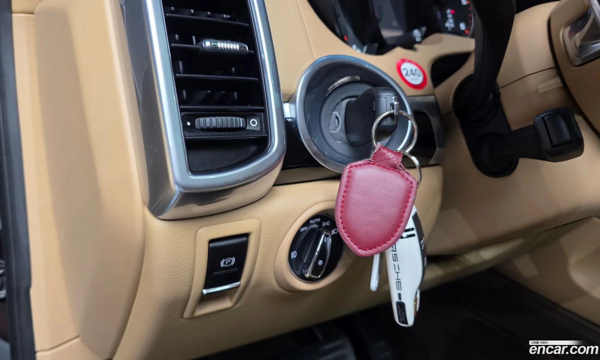 Porsche Cayenne 2017 WP1AF2927HLA32648 — 9