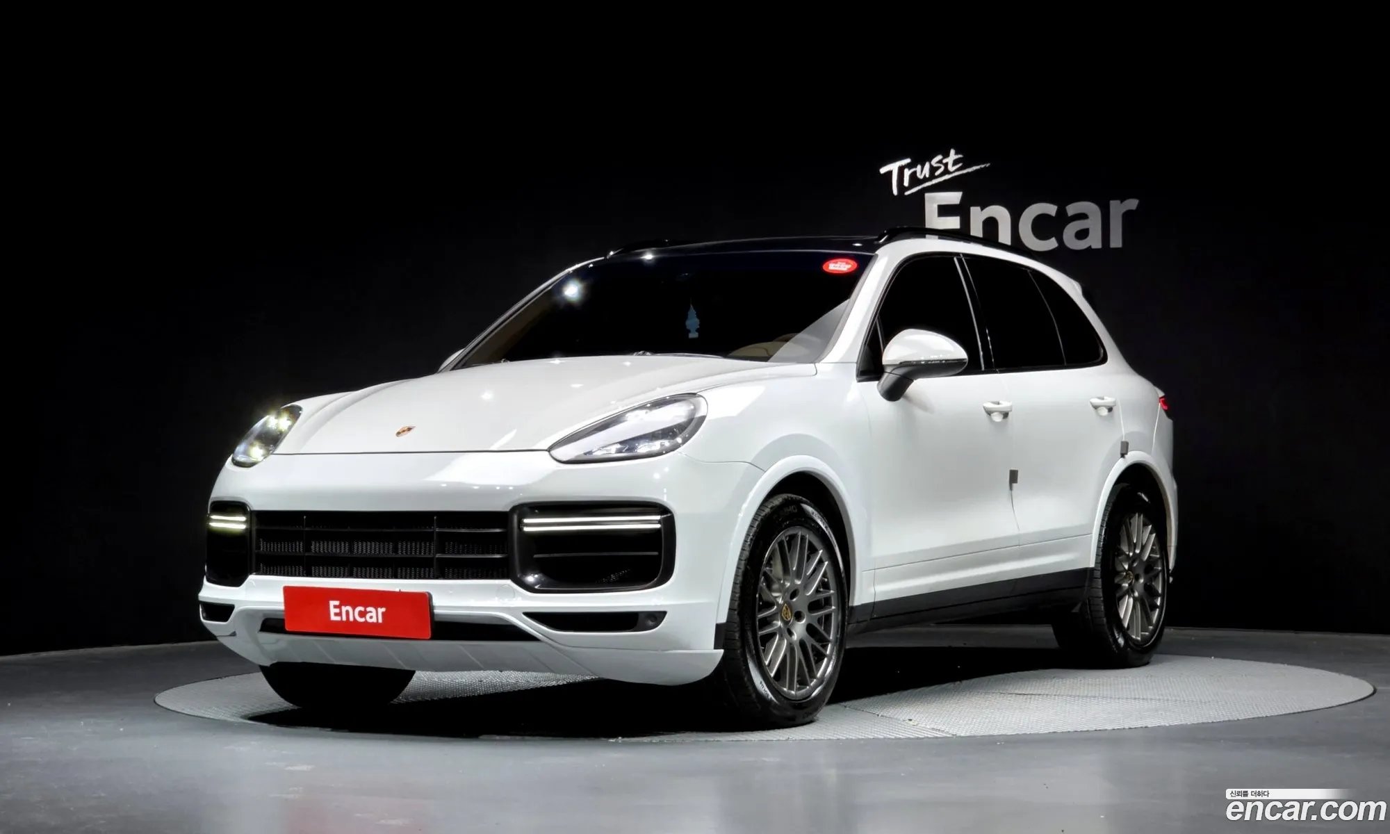 Porsche Cayenne 2017 WP1AF2927HLA32648 — 14