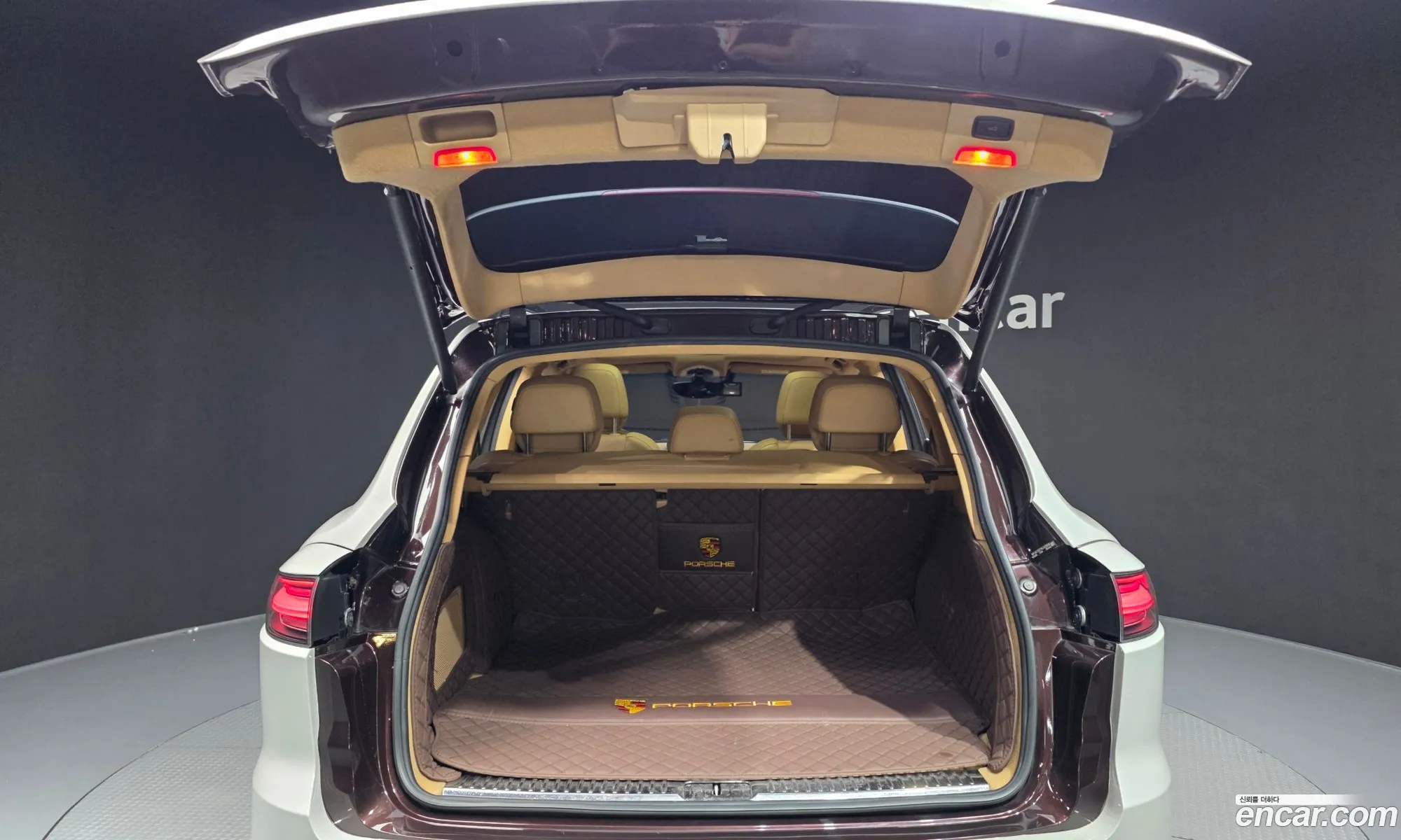 Porsche Cayenne 2017 WP1AF2927HLA32648 — 7