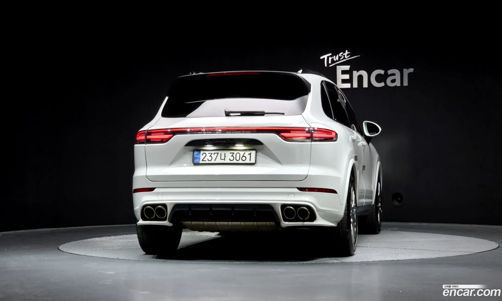 Porsche Cayenne 2017 WP1AF2927HLA32648 — 12