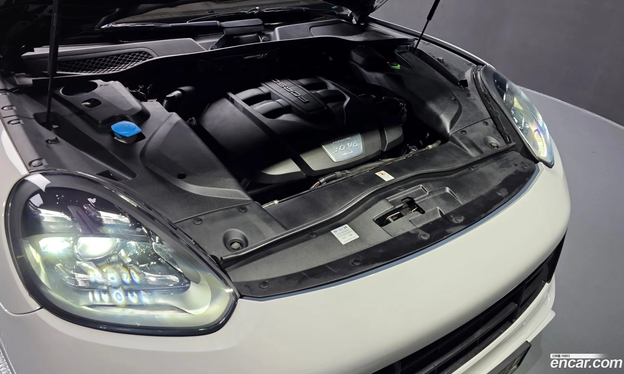 Porsche Cayenne 2017 WP1AF2927HLA32648 — 10