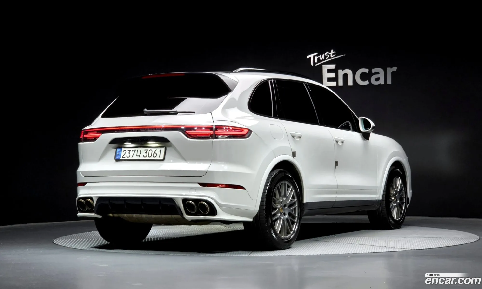 Porsche Cayenne 2017 WP1AF2927HLA32648 — 5