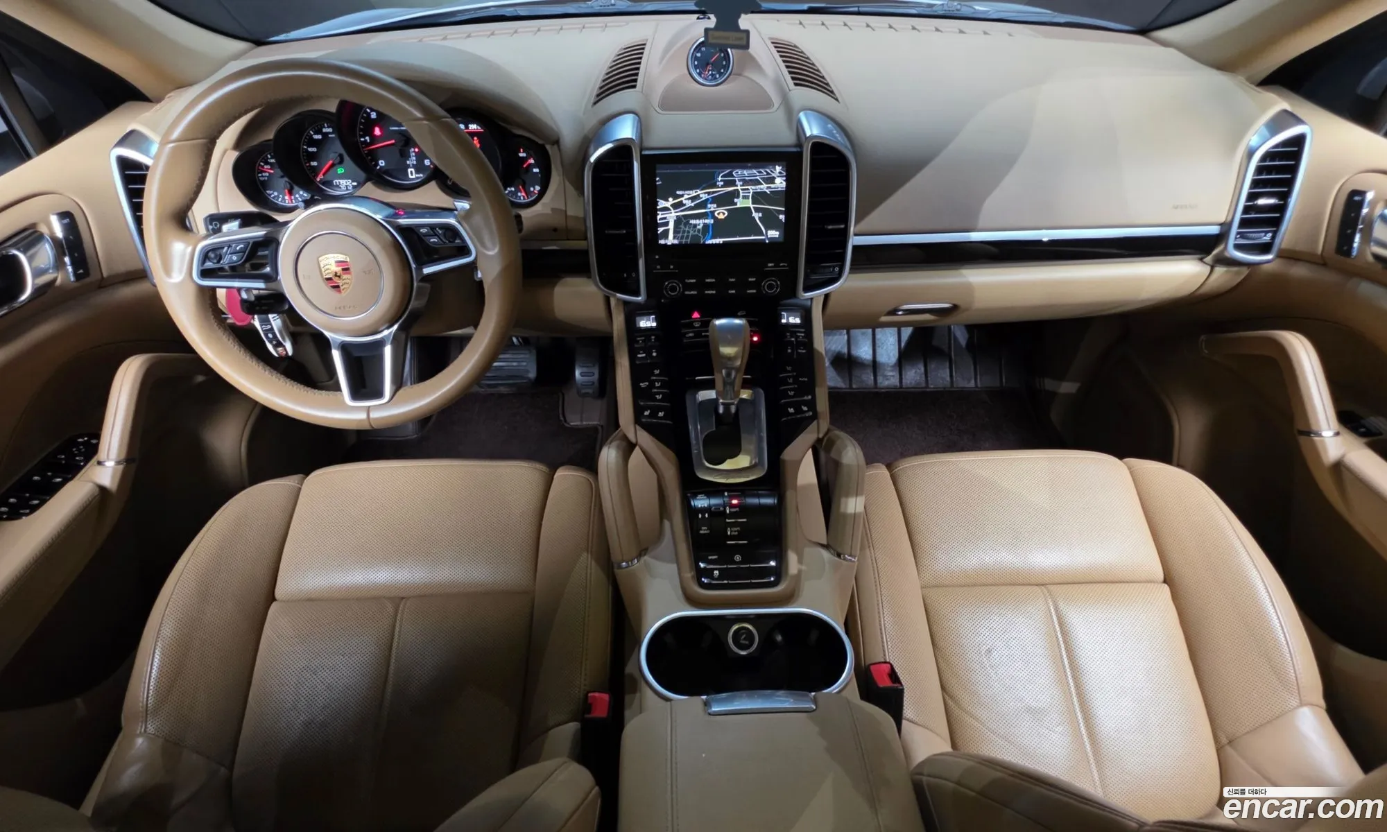 Porsche Cayenne 2017 WP1AF2927HLA32648 — 3
