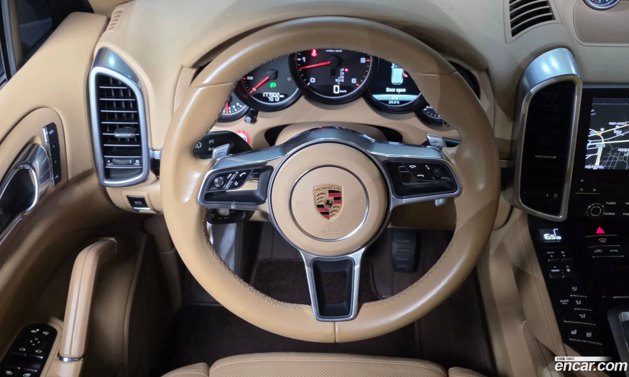 Porsche Cayenne 2017 WP1AF2927HLA32648 — 11