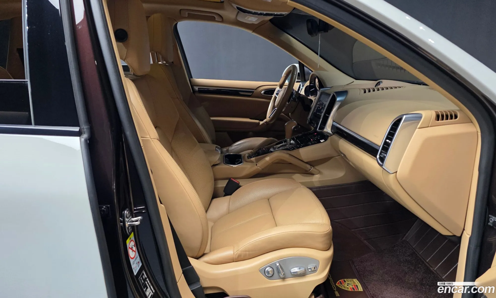 Porsche Cayenne 2017 WP1AF2927HLA32648 — 4