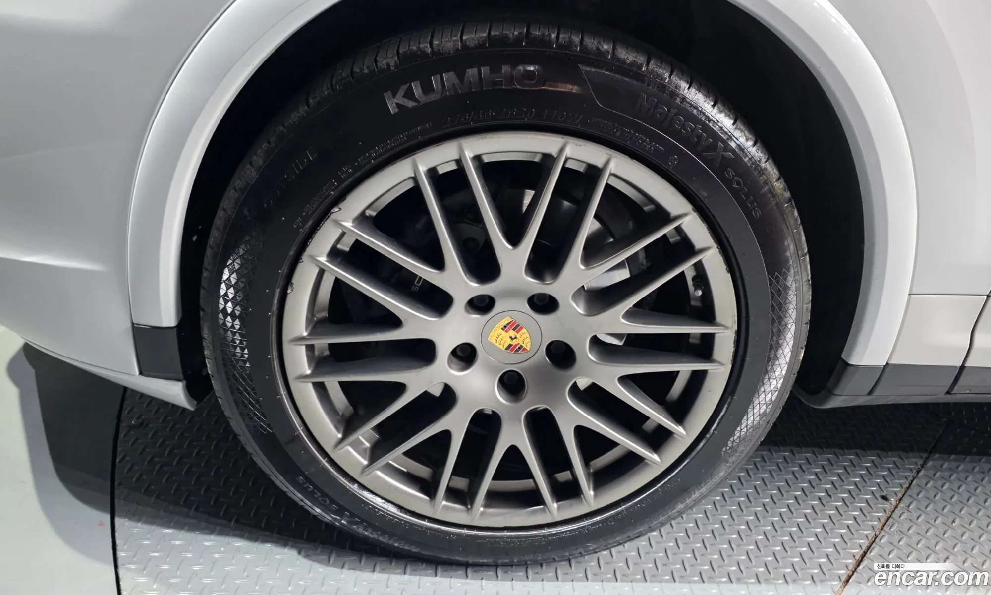 Porsche Cayenne 2017 WP1AF2927HLA32648 — 15