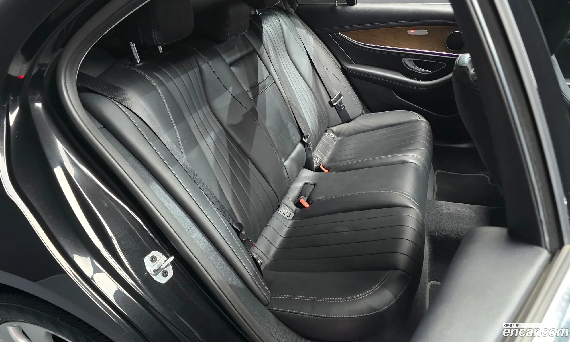 Mercedes-Benz E-Class W213 2019 WDDZF0FB3KA693549 — 28
