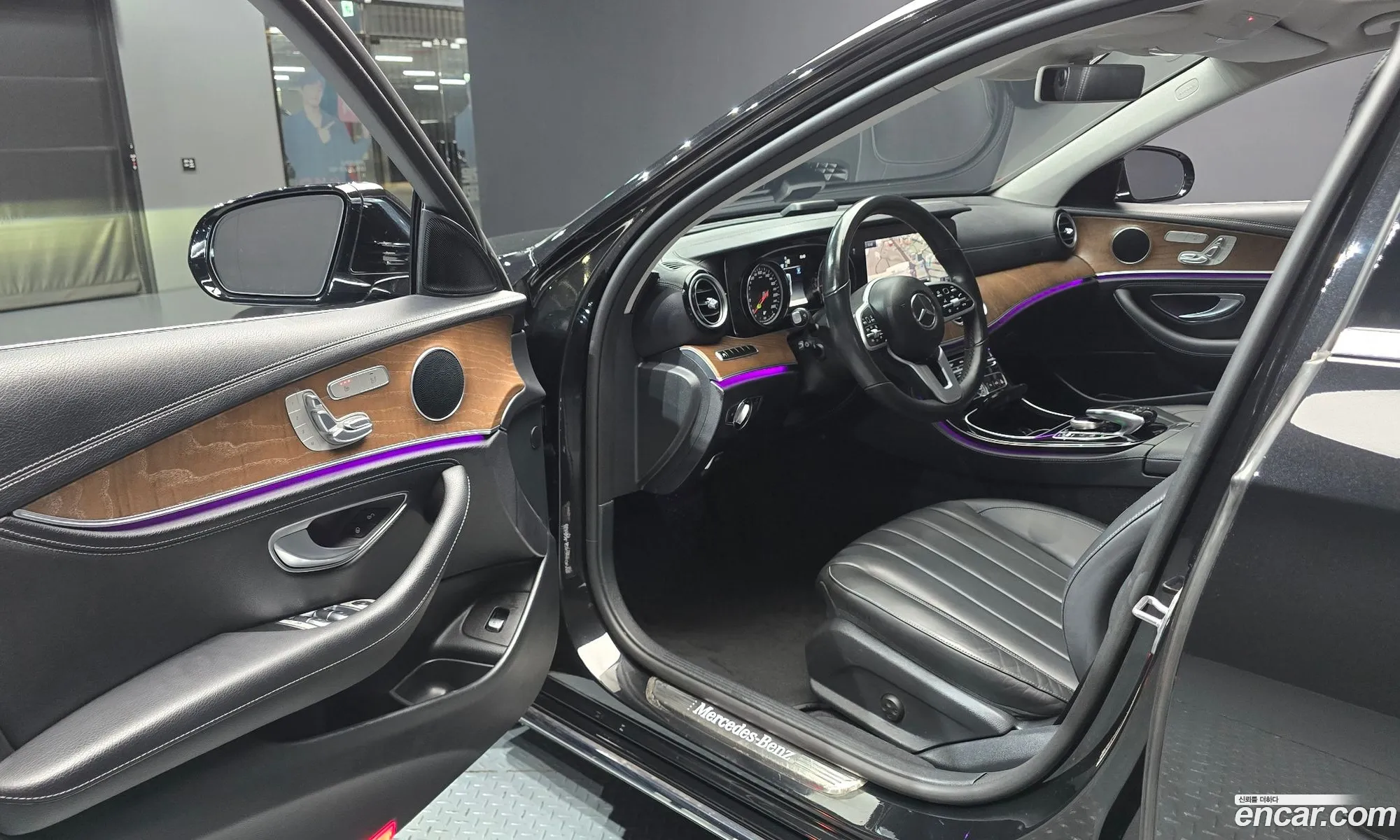 Mercedes-Benz E-Class W213 2019 WDDZF0FB3KA693549 — 19