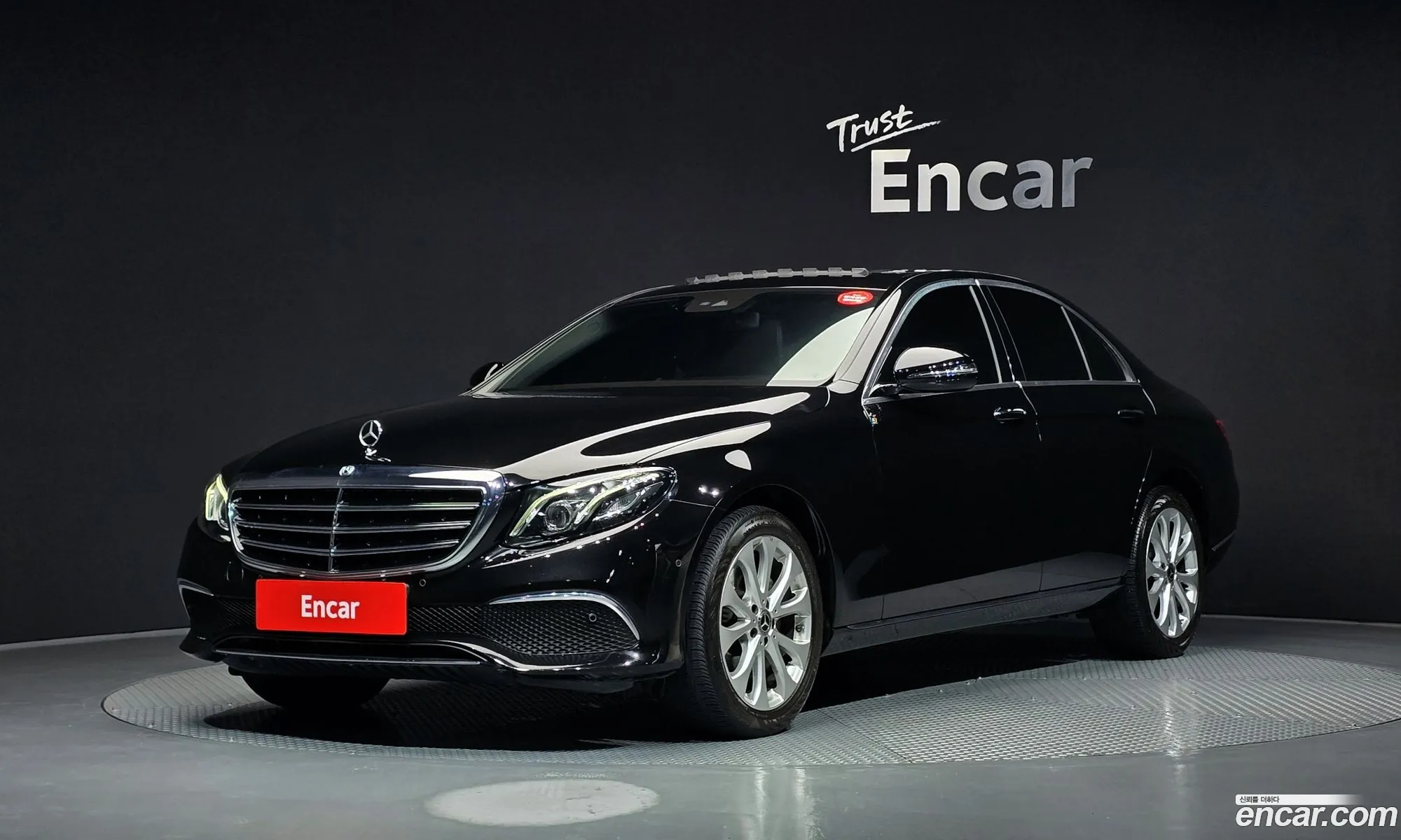 Mercedes-Benz E-Class W213 2019 WDDZF0FB3KA693549 — 17