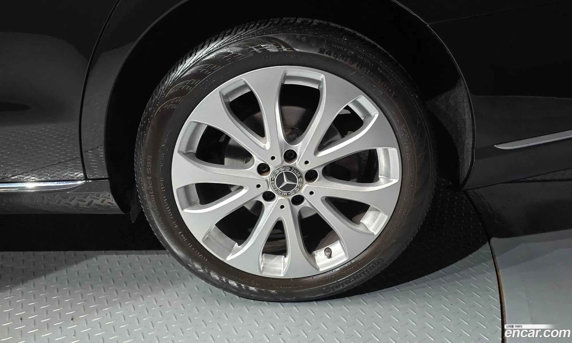 Mercedes-Benz E-Class W213 2019 WDDZF0FB3KA693549 — 22