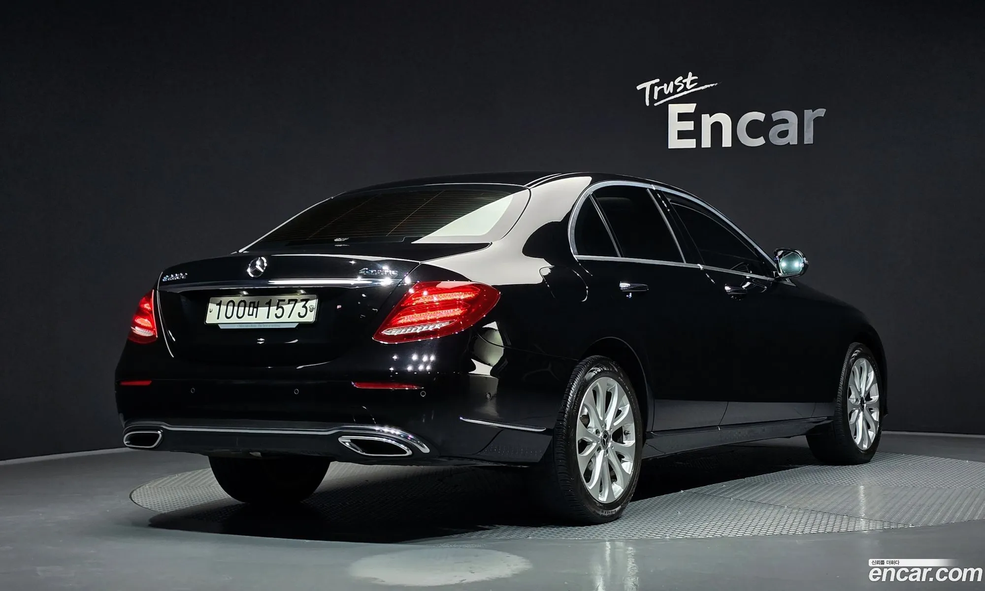 Mercedes-Benz E-Class W213 2019 WDDZF0FB3KA693549 — 25