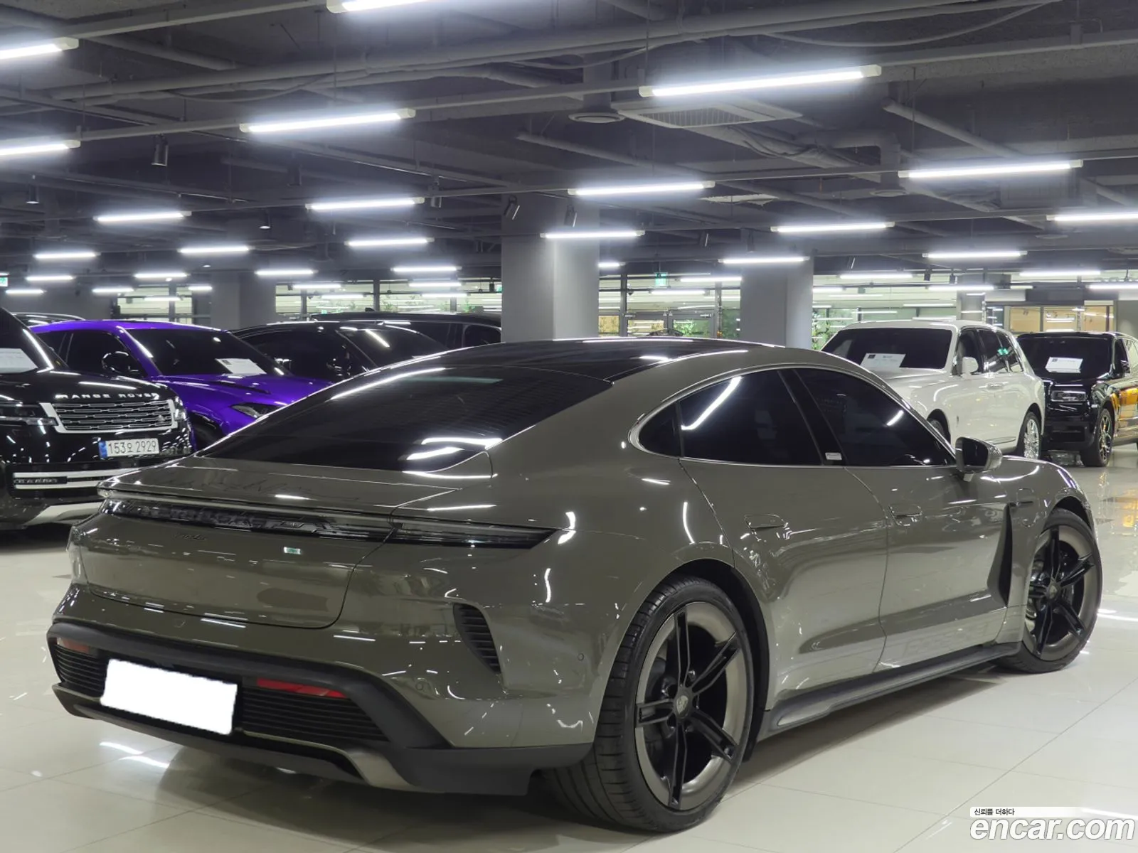 Porsche Taycan 2025 — 13