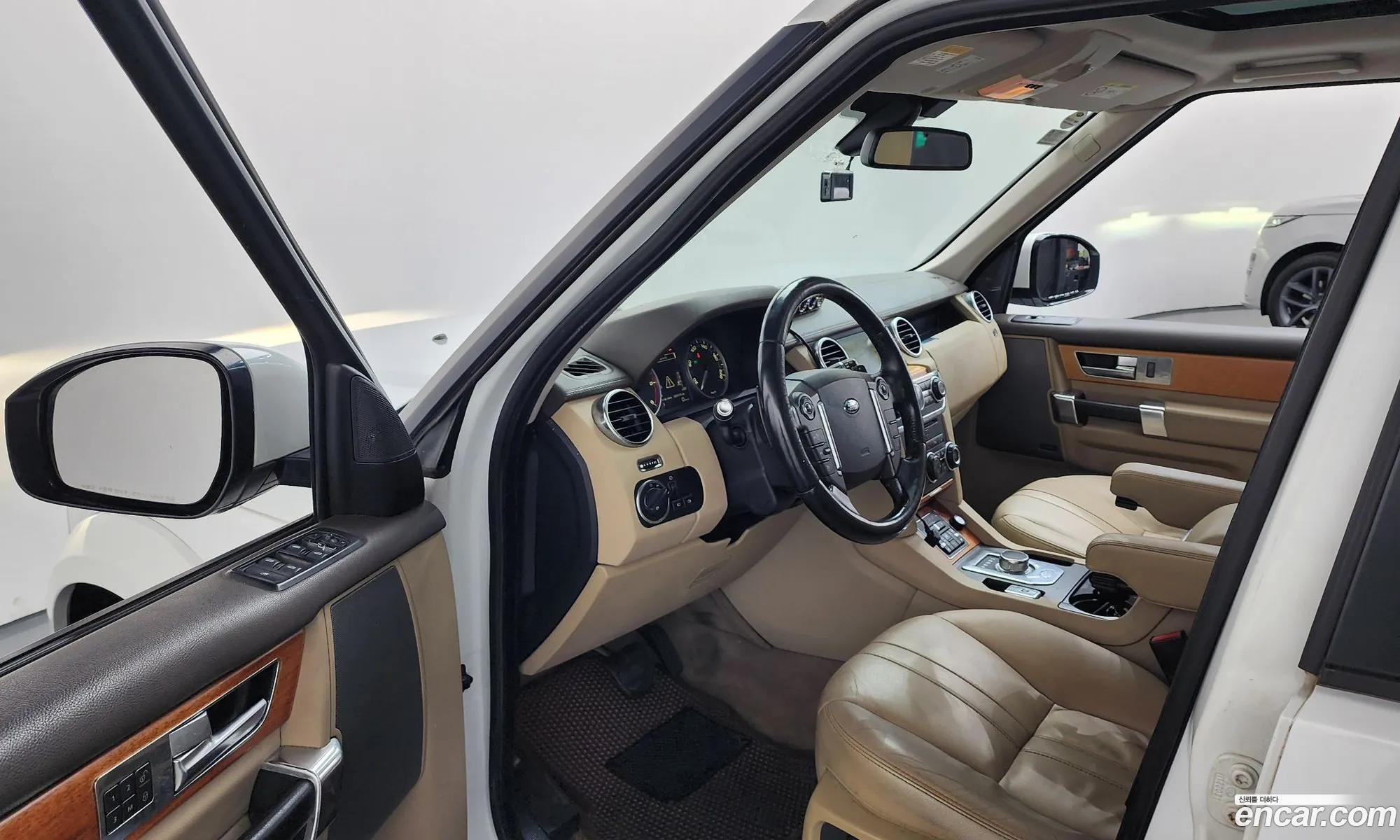 Land Rover Discovery 4 2014 SALLAAAG6EA713340 — 8