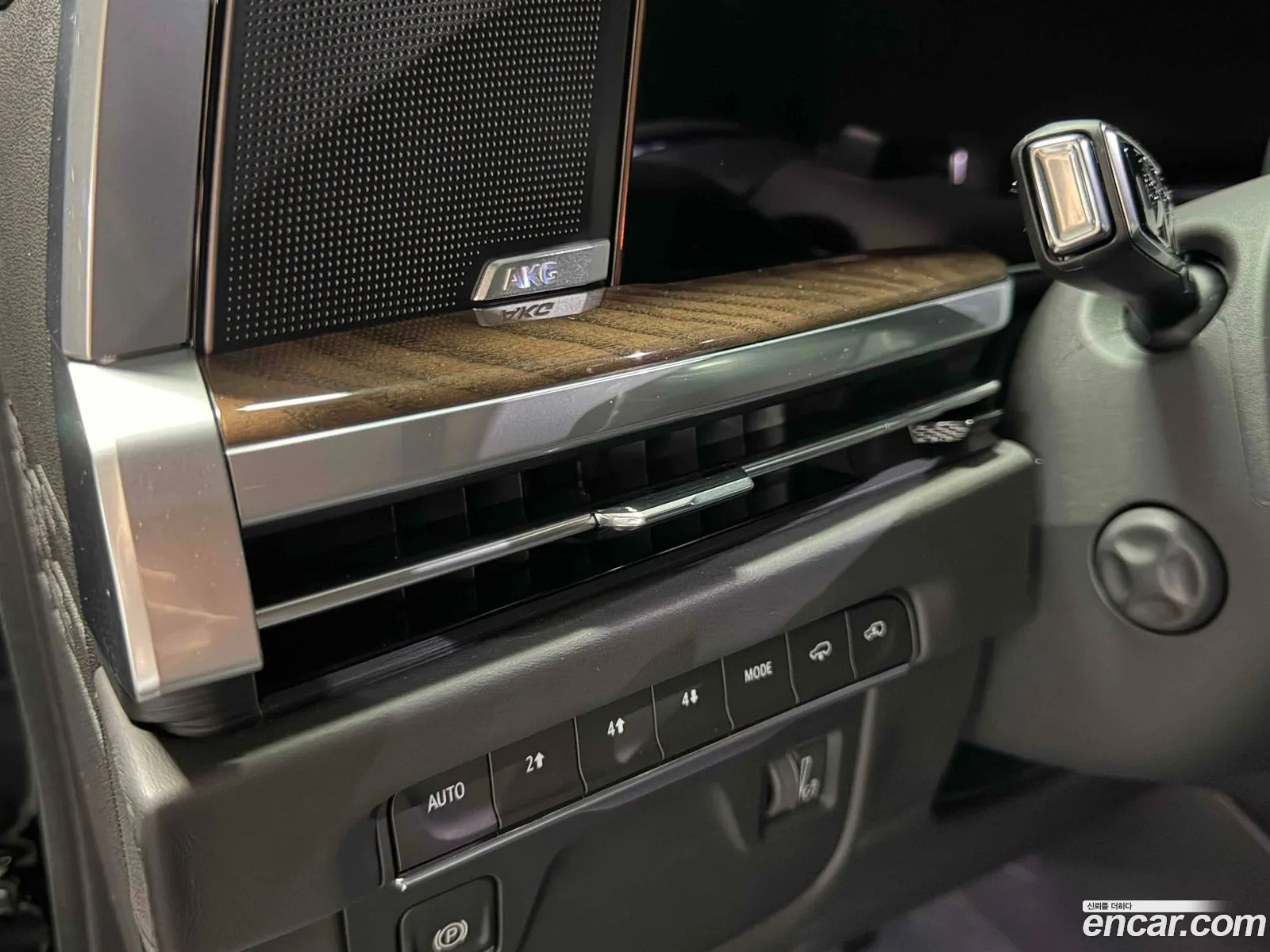 Cadillac Escalade 2025 — 12