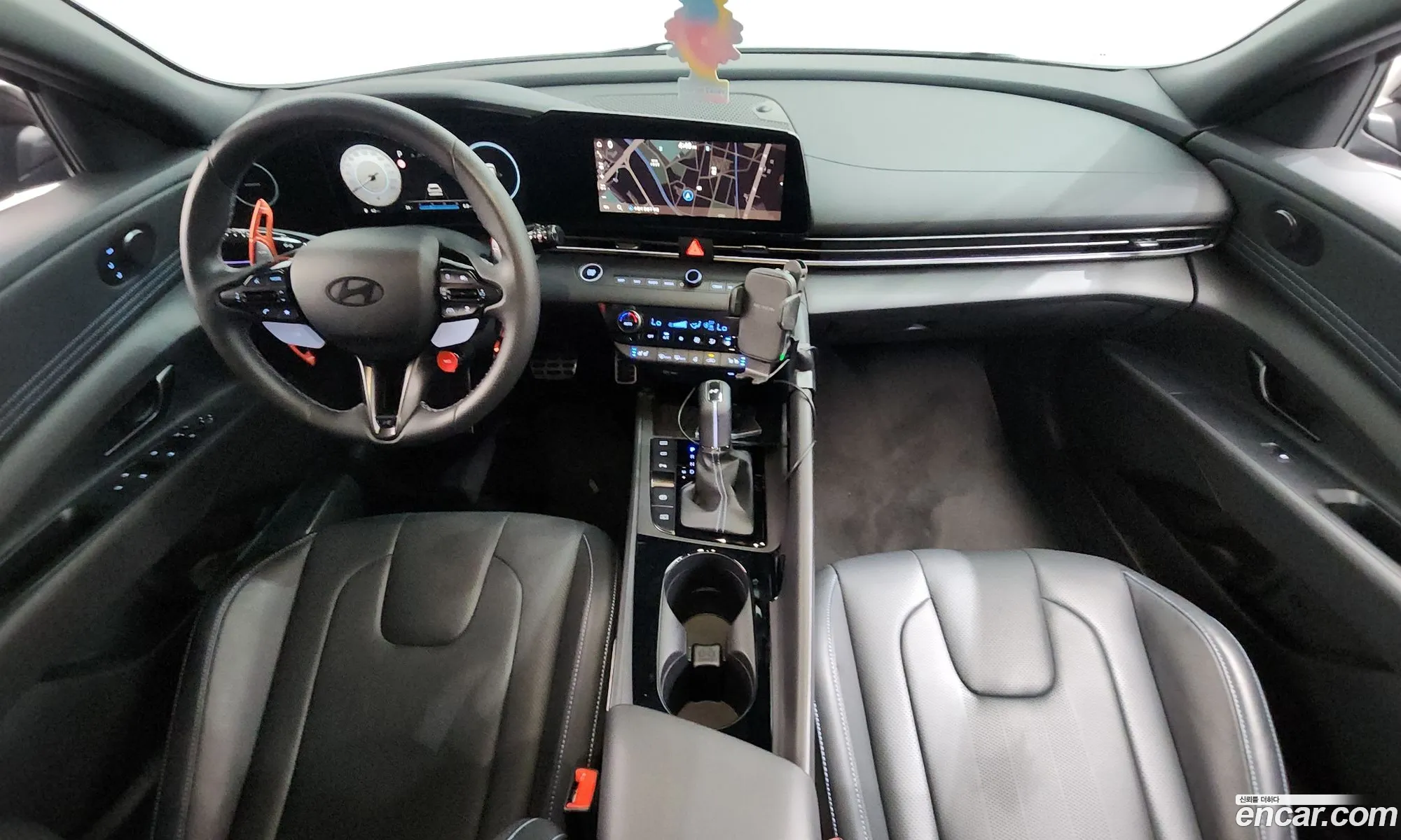 Hyundai Elantra 2024 — 2