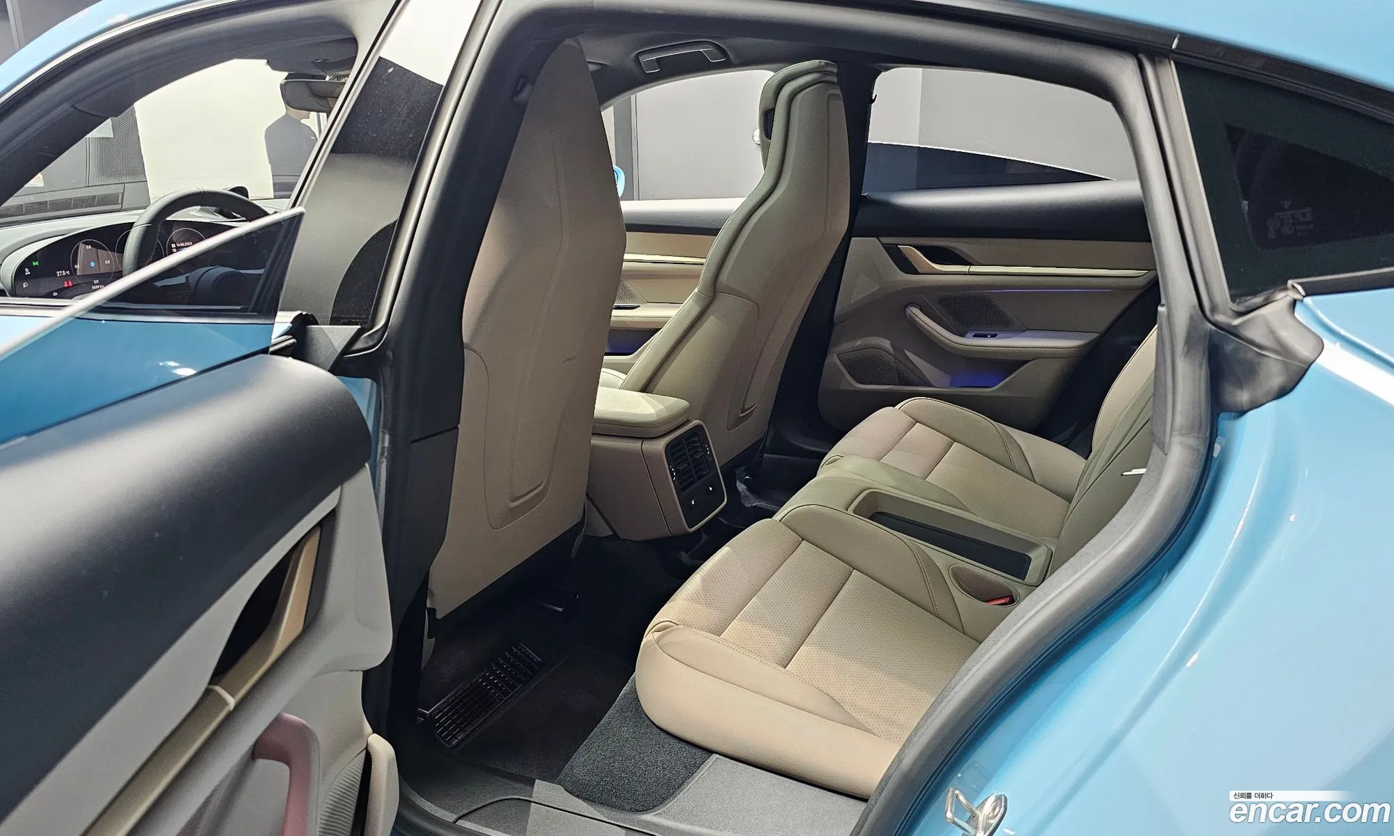 Porsche Taycan 2023 — 23