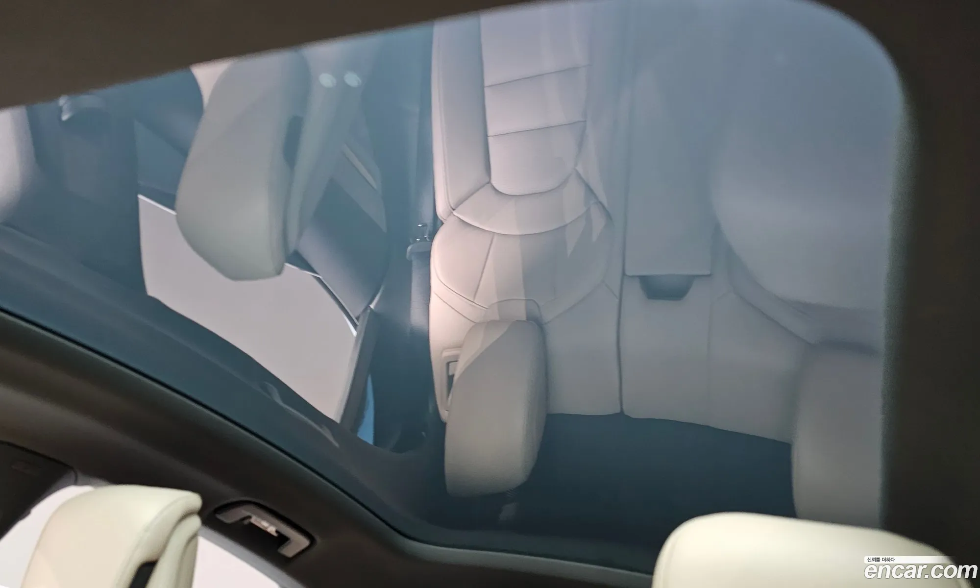 Porsche Taycan 2023 — 30