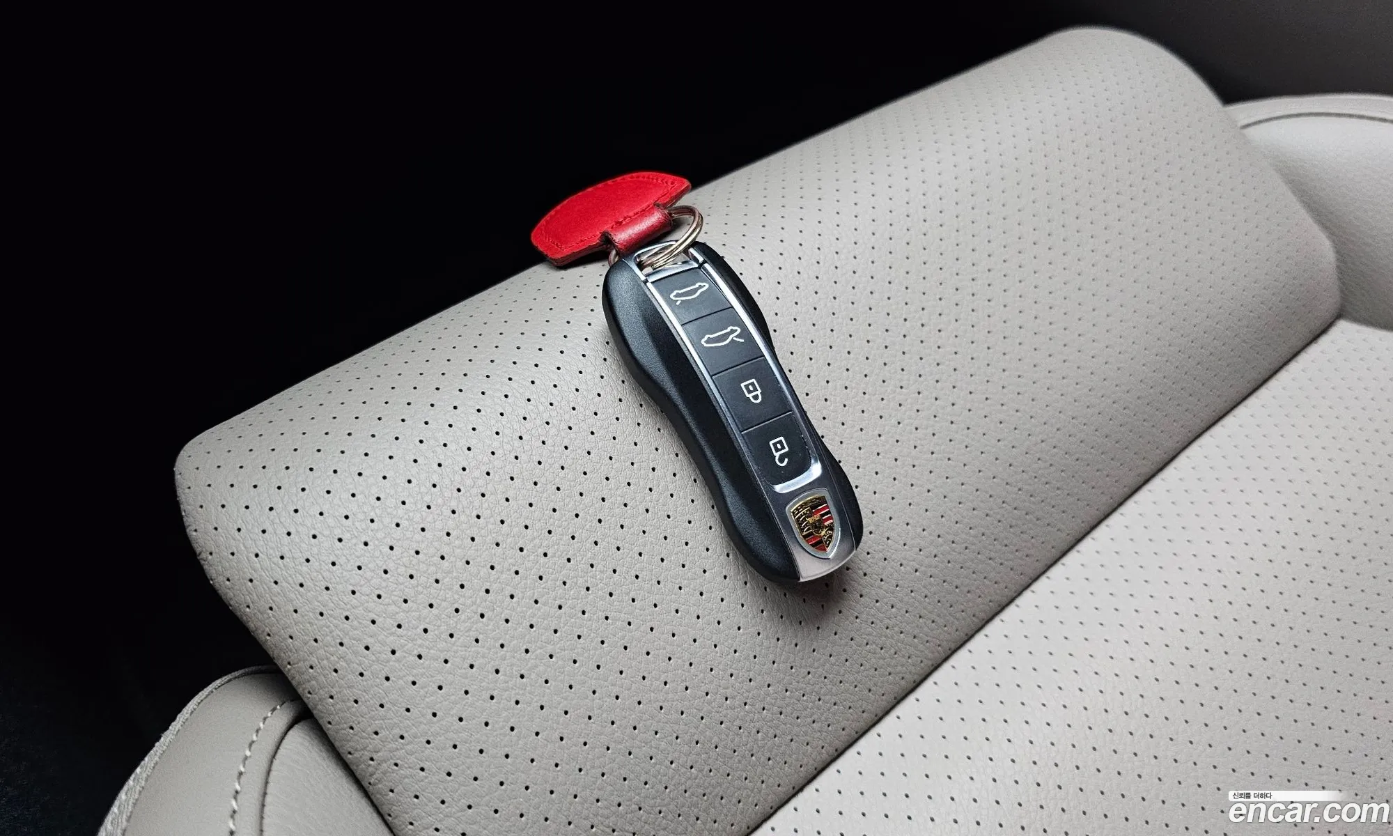 Porsche Taycan 2023 — 26