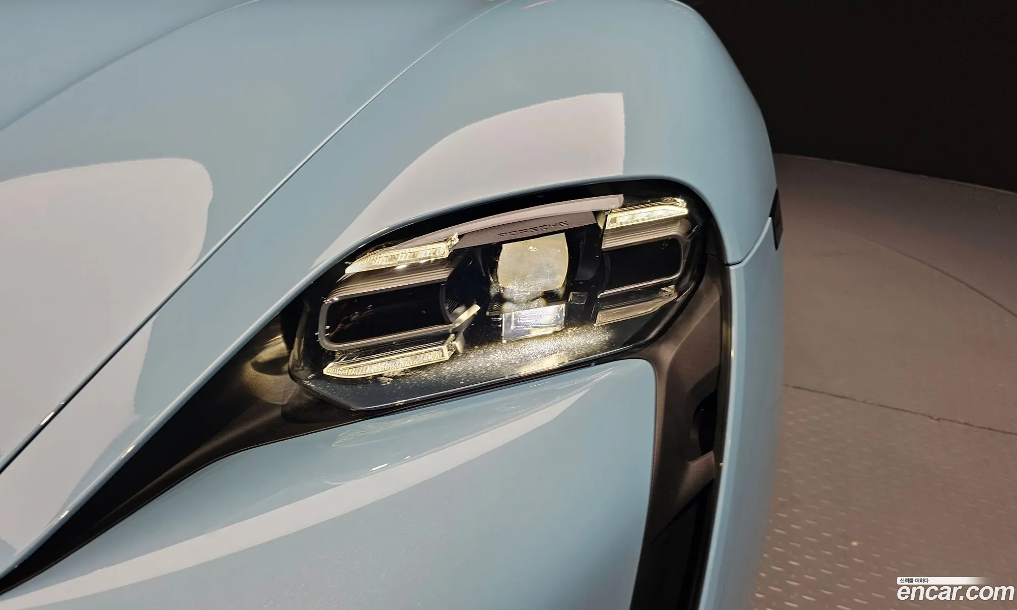 Porsche Taycan 2023 — 8
