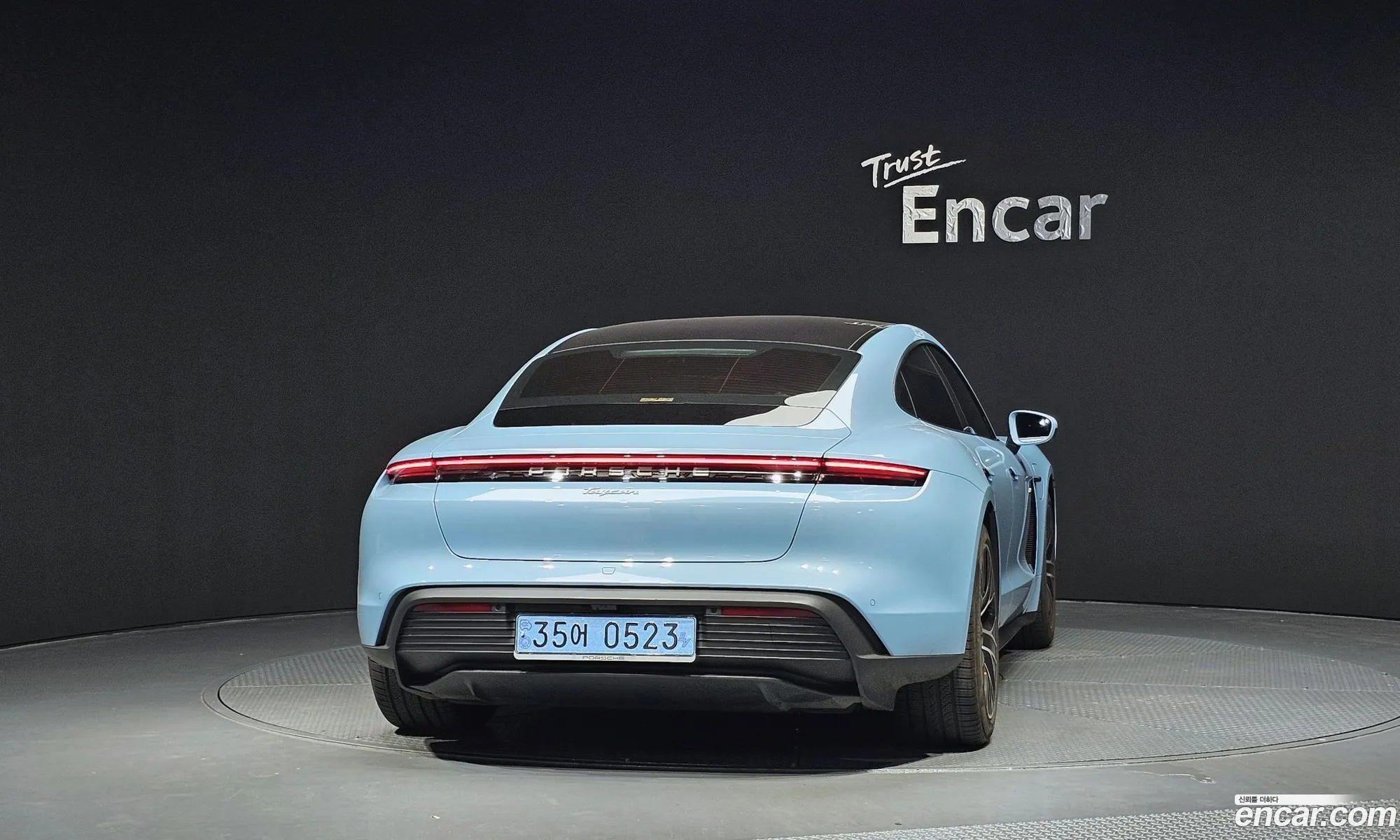 Porsche Taycan 2023 — 2
