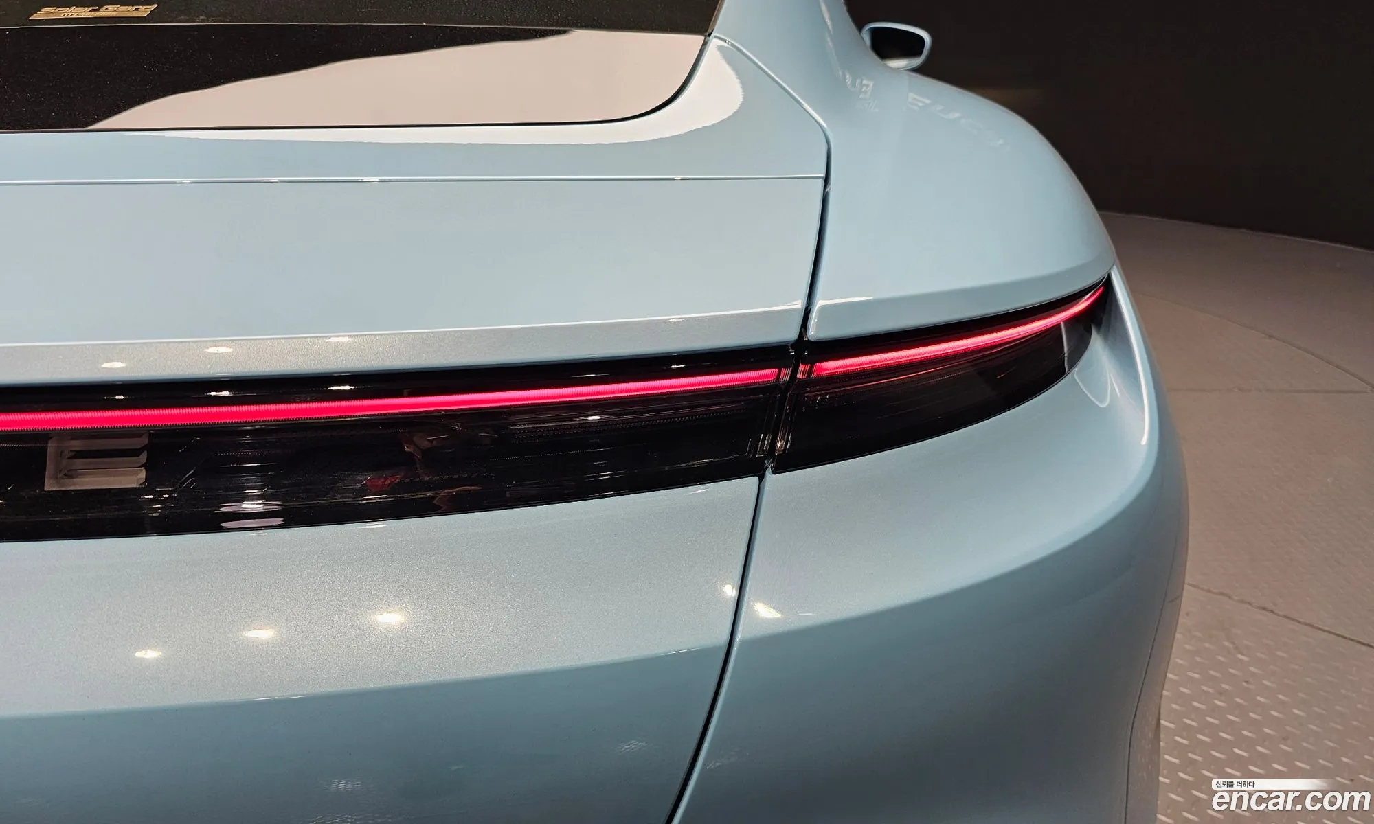 Porsche Taycan 2023 — 19