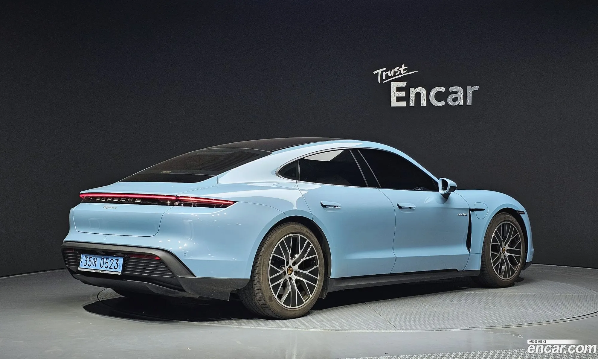 Porsche Taycan 2023 — 20