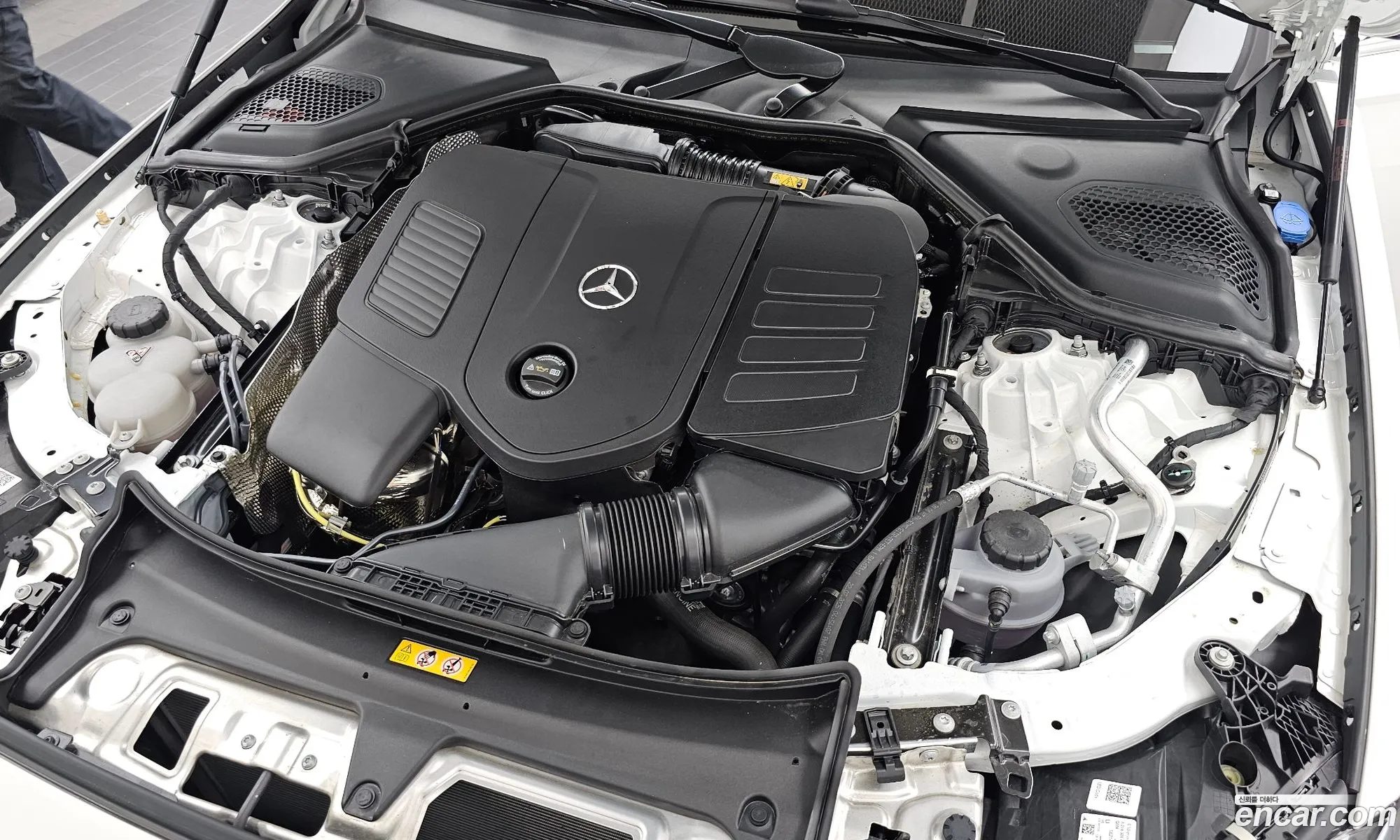 Mercedes-Benz E-Class W214 2026 — 12