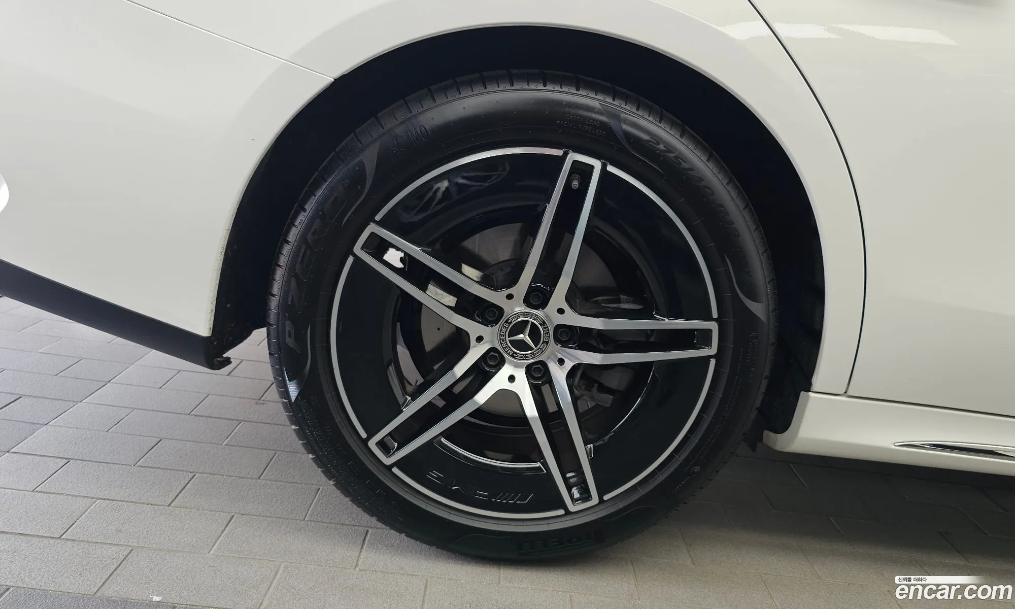 Mercedes-Benz E-Class W214 2026 — 16