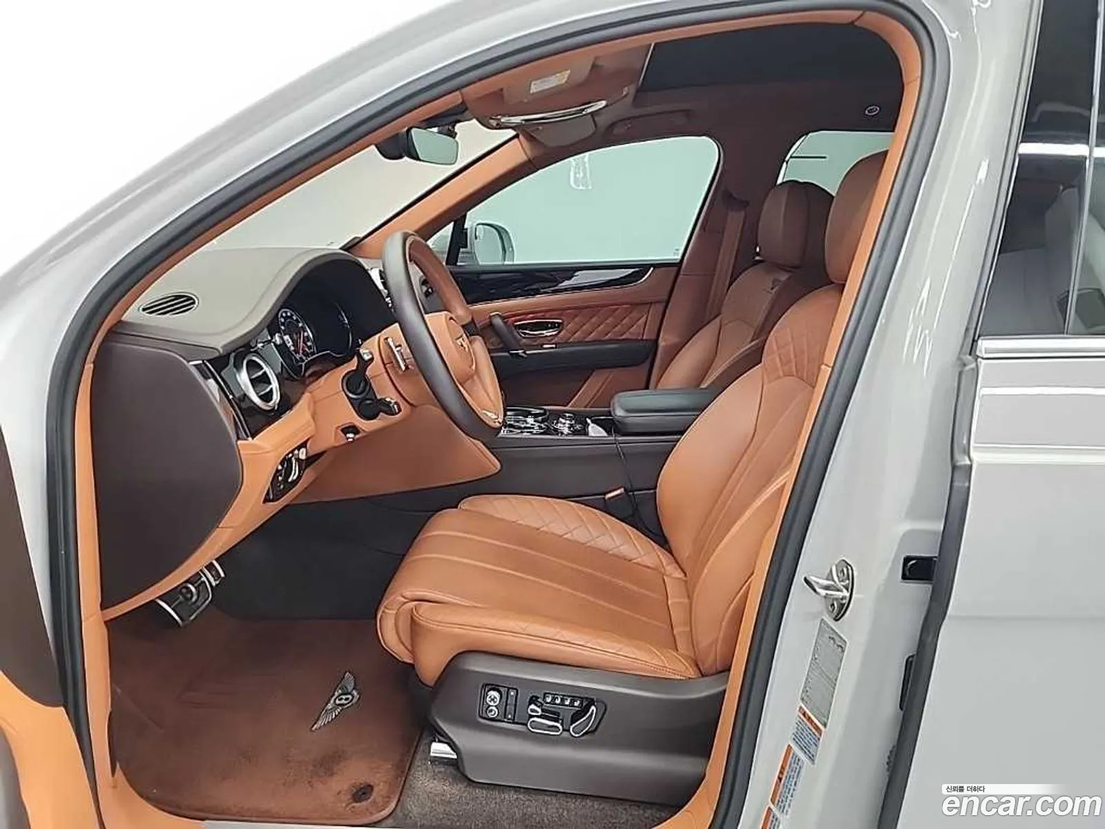 Bentley Bentayga 2017 — 18