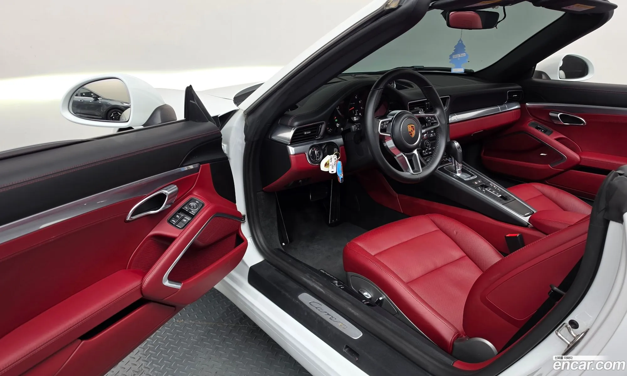 Porsche 911 2018 WP0CA2992KS129095 — 3