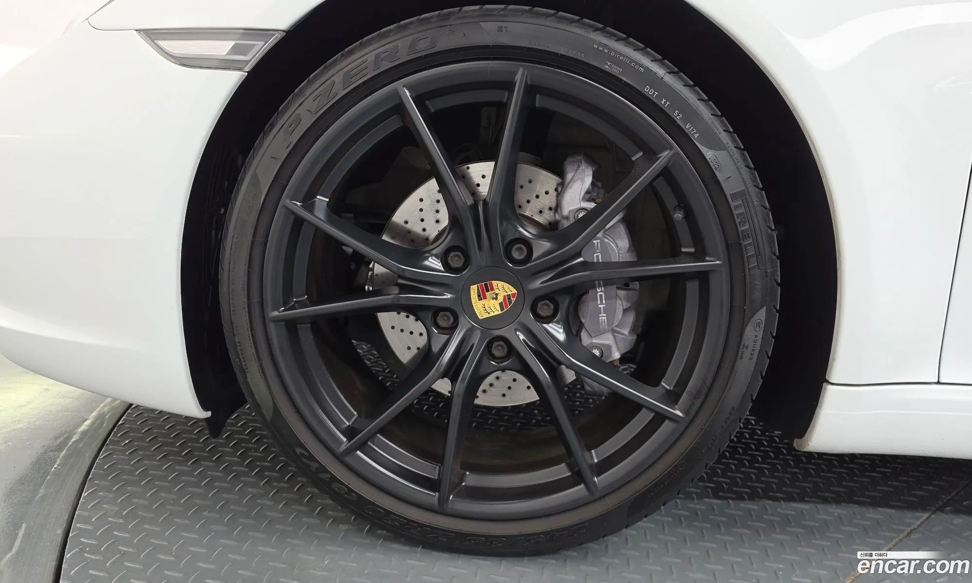Porsche 911 2018 WP0CA2992KS129095 — 26