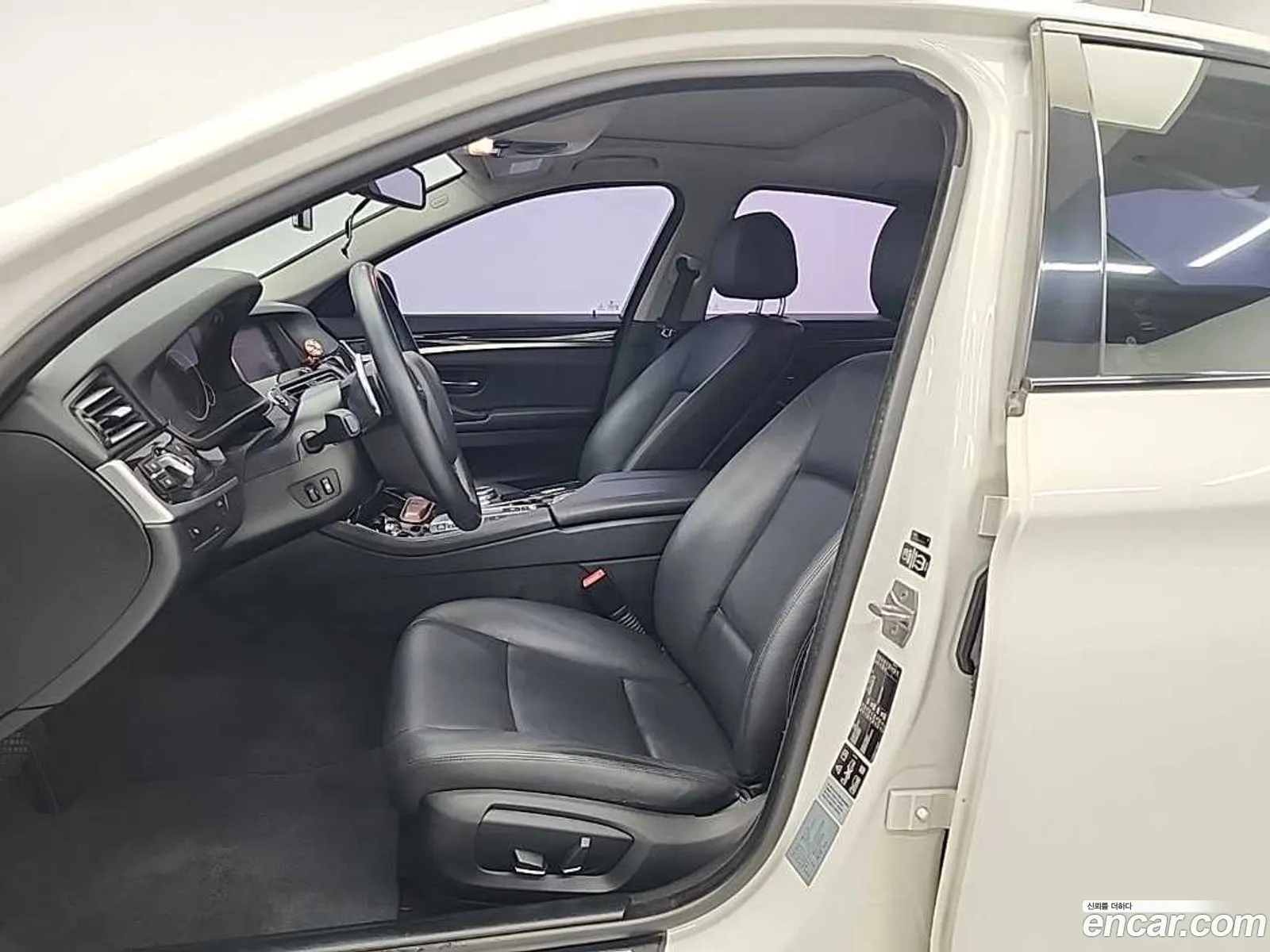BMW 5 Series 2016 — 16