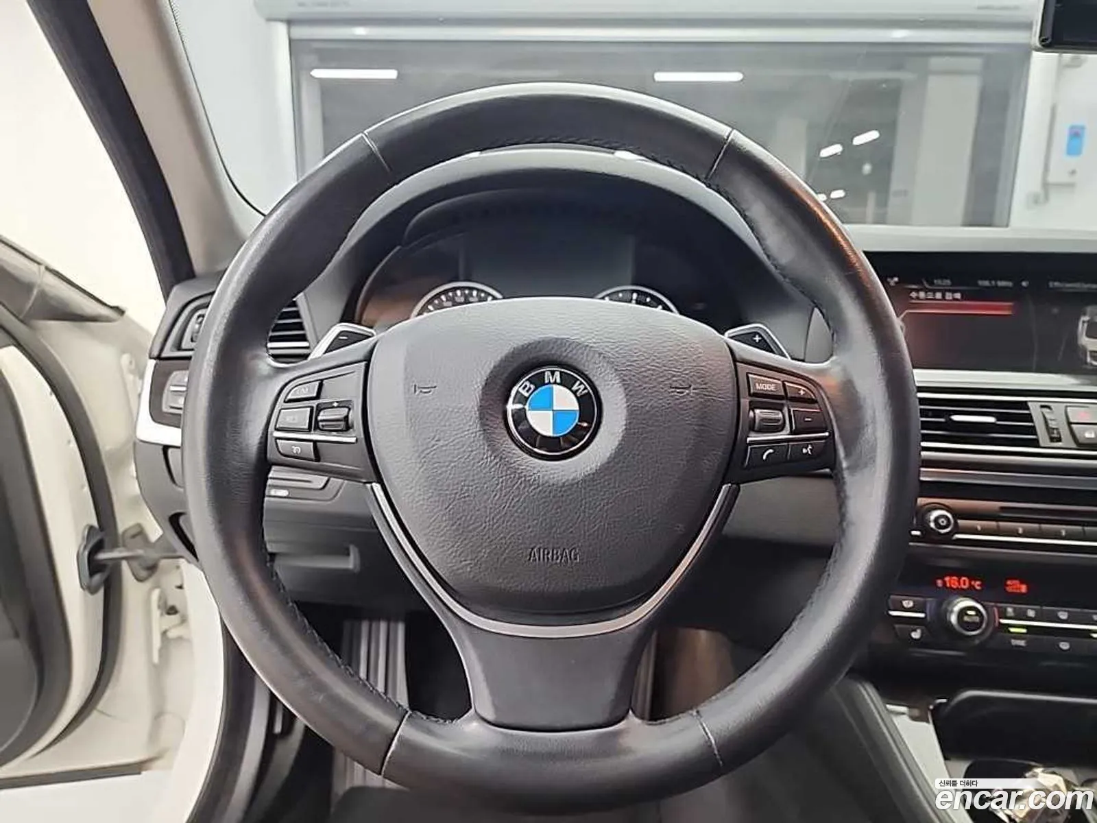 BMW 5 Series 2016 — 14