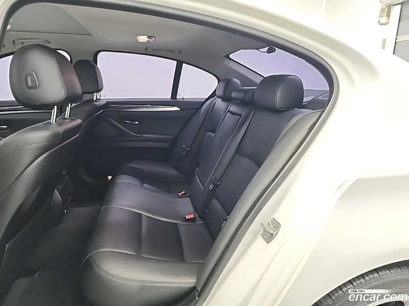 BMW 5 Series 2016 — 11