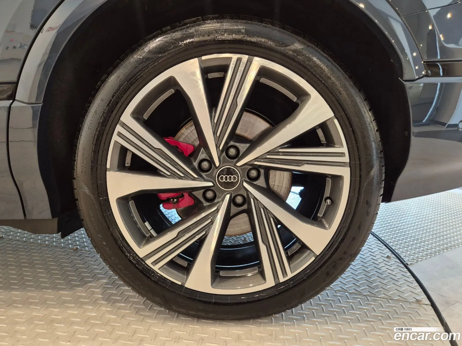 Audi SQ6 e-tron 2025 — 11