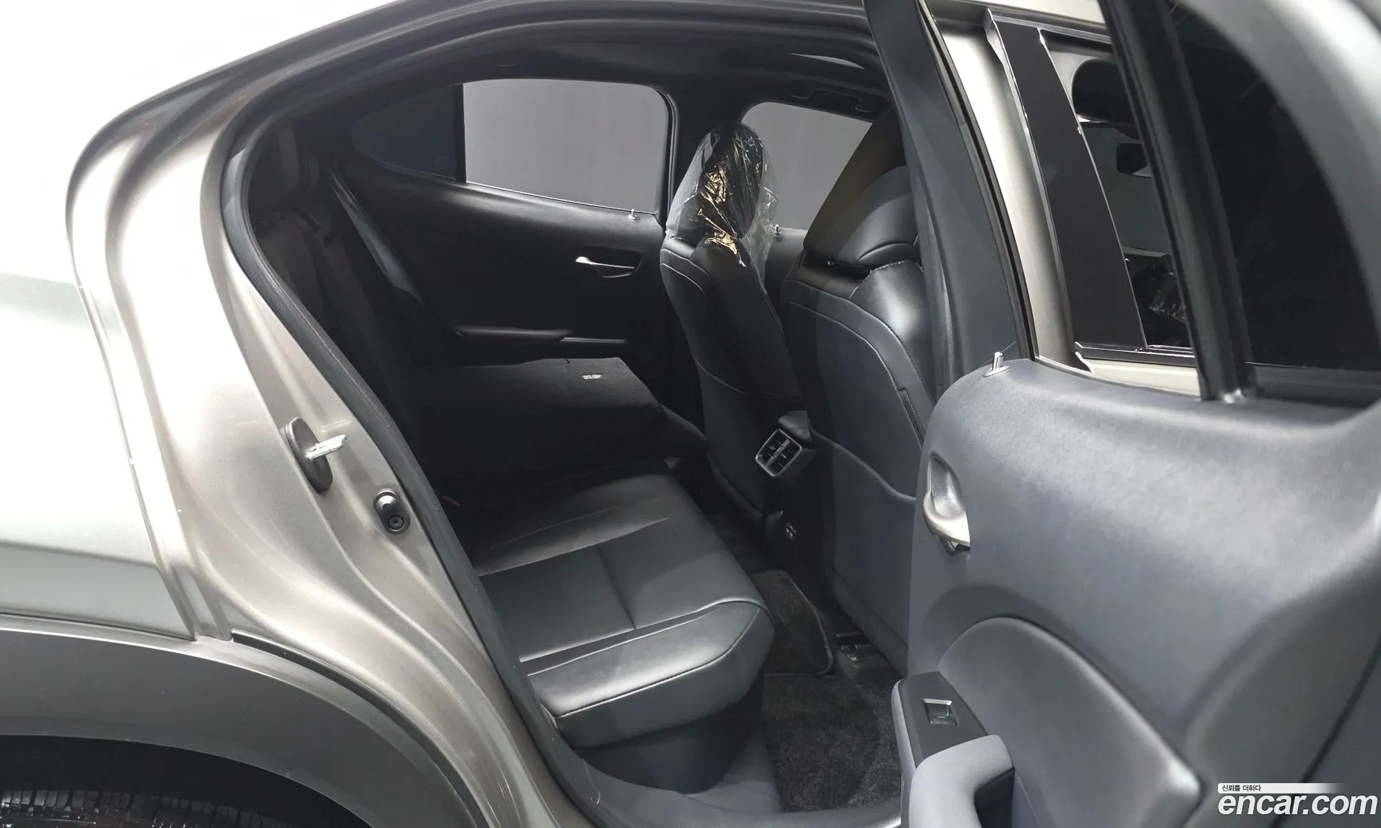 Lexus UX300h 2024 JTHYBJAH888888888 — 22