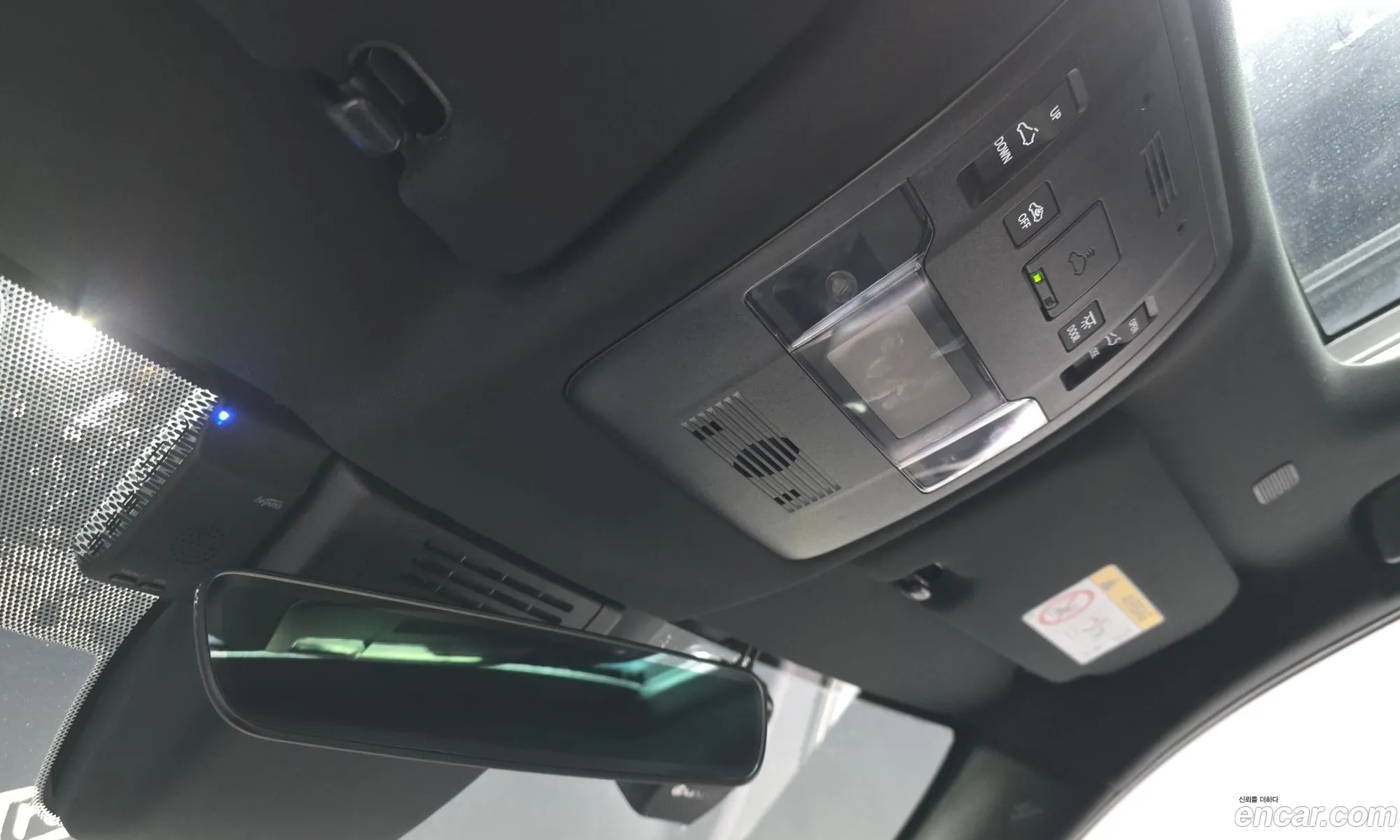 Lexus UX300h 2024 JTHYBJAH888888888 — 21